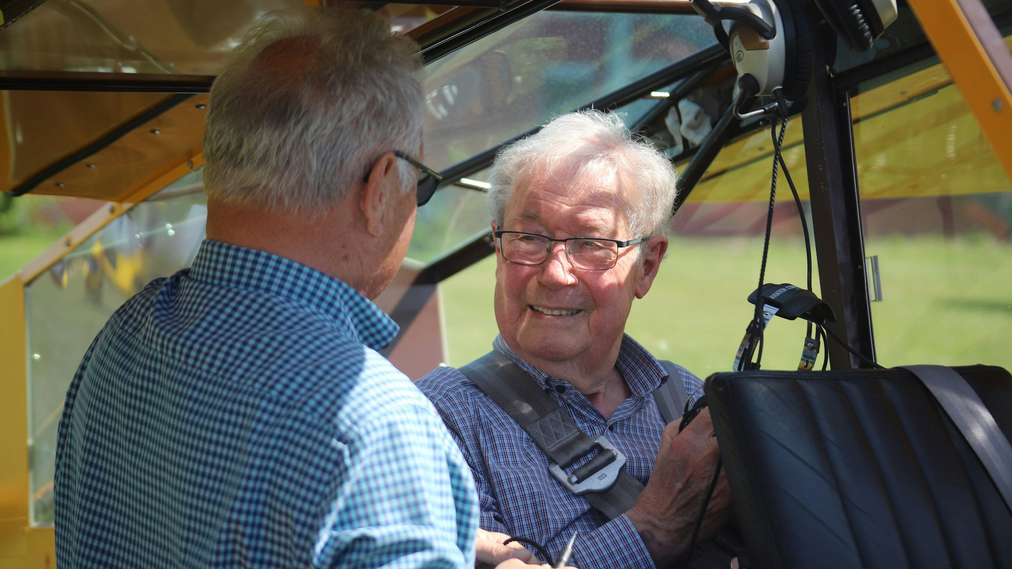 Der Starfighterpilot Dieter Schlehahn ist nach fast 65 Jahren wieder mit der Piper L-18 geflogen, dem ersten Flugzeug, mit dem er 1960 gestartet ist.