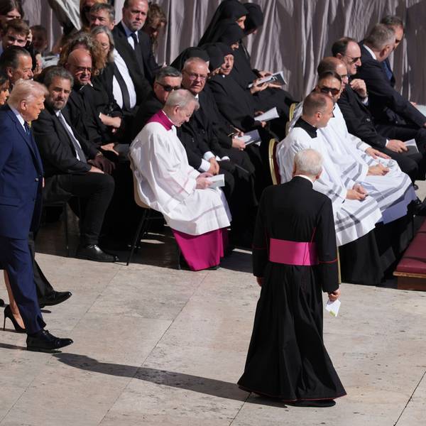 Donald Trump, hier bei der Beerdigung von Papst Franziskus im Vatikan, hat sich zum Konklave geäußert.