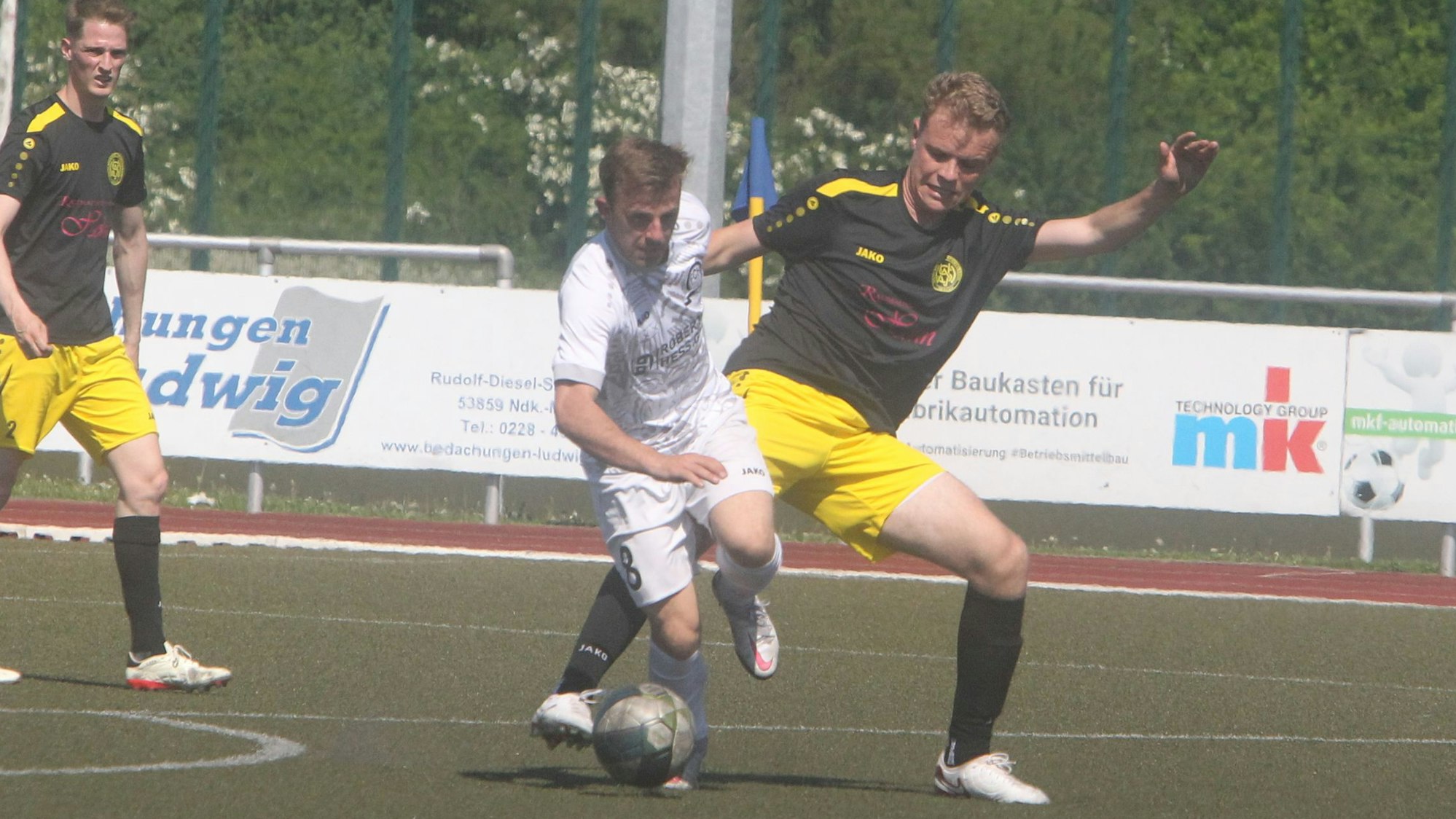 Moritz Schweinert (hinten)