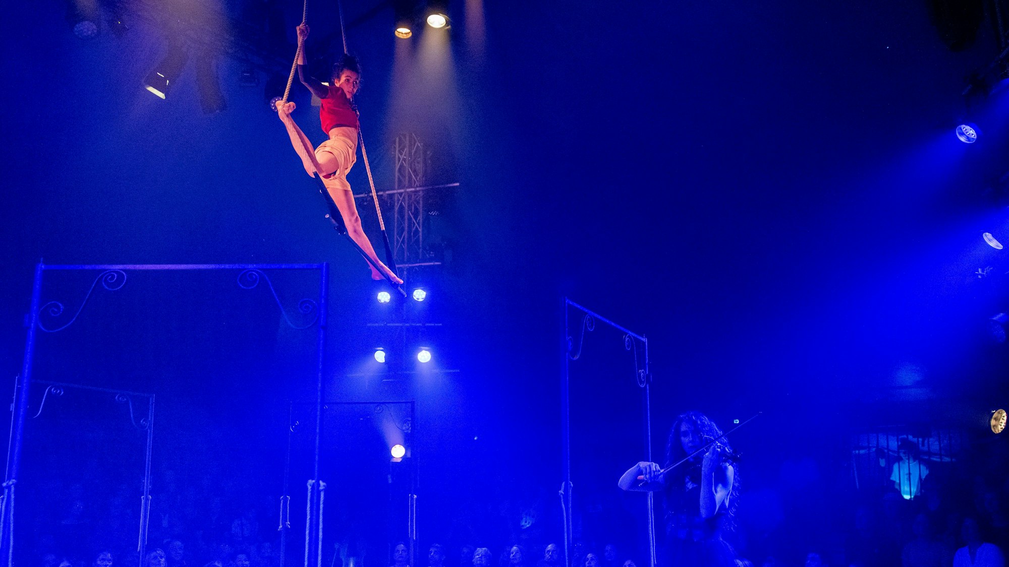 Premiere der neuen Zirkusshow „Carrousel“ des Cirque Bouffon.