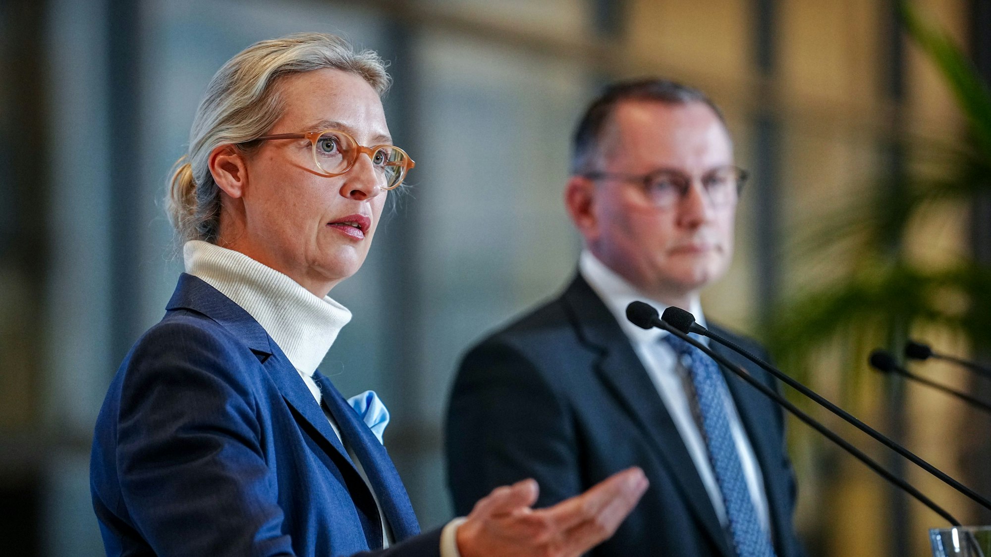 Alice Weide und Tino Chrupalla haben rechtliche Schritte angekündigt (Archivbild)