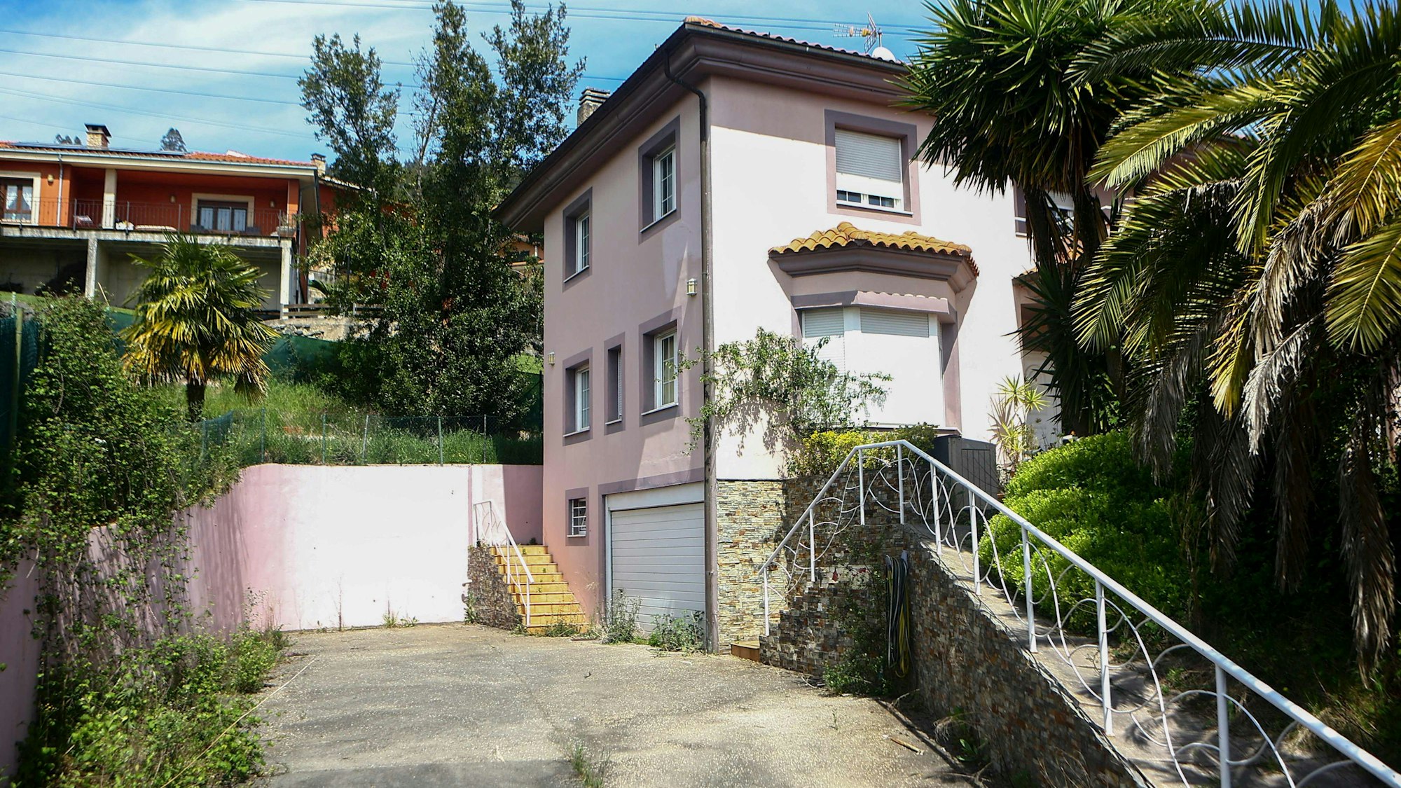 Das Haus in Oviedo im Nordwesten Spaniens wurde von der spanischen Polizei als „Horror-Haus“ bezeichnet.