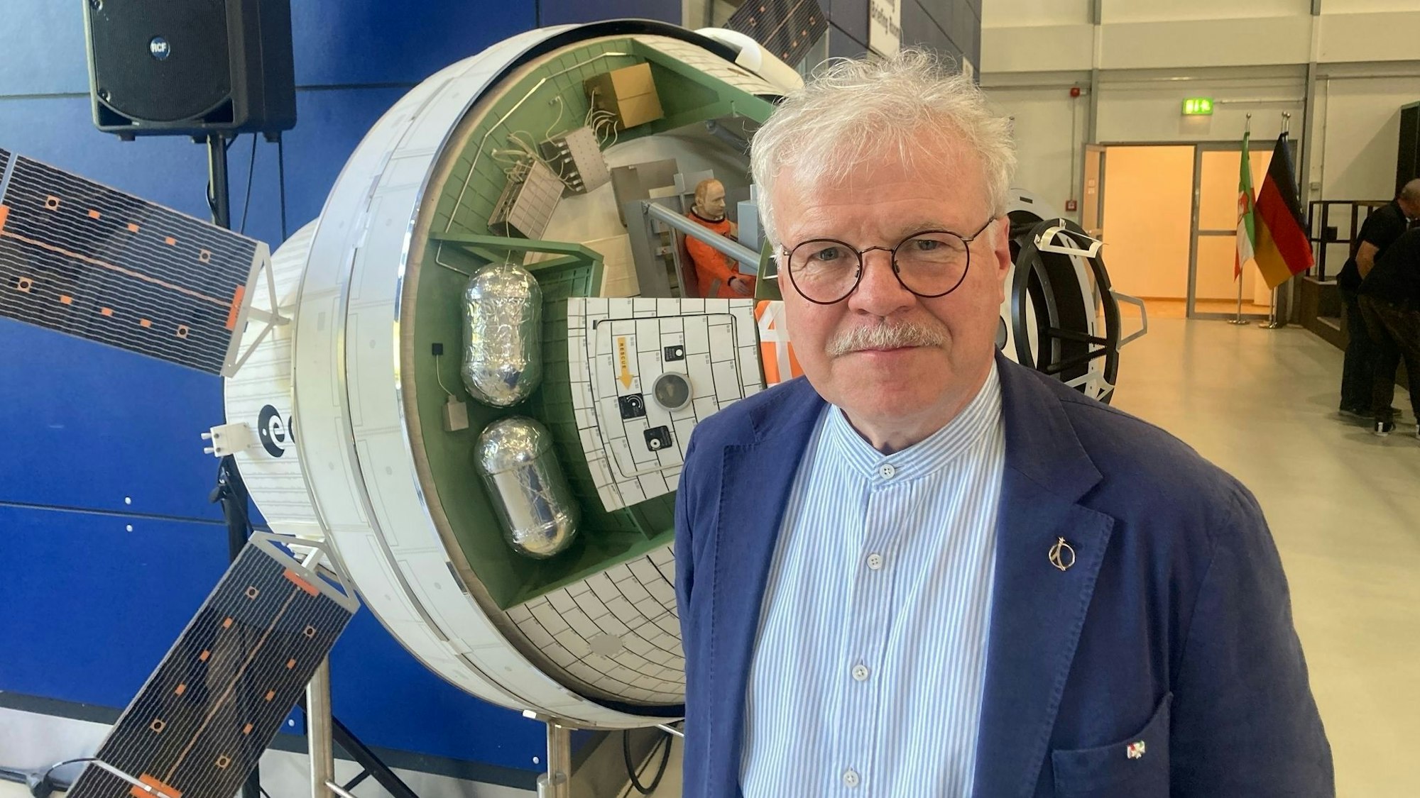 Reinhald Ewald ist jetzt „Raumfahrtbotschafter “für NRW