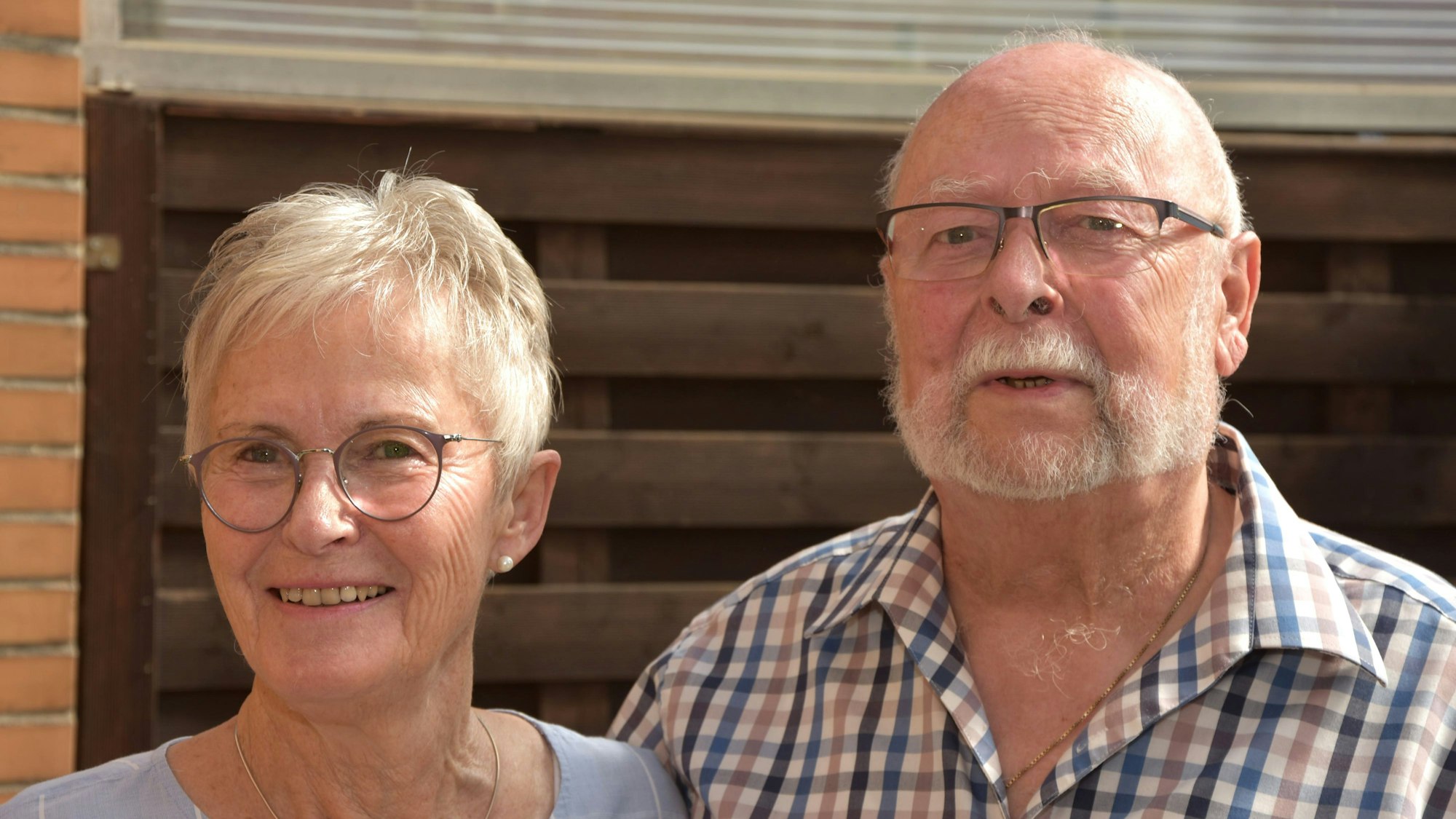 Zu sehen sind Elfriede und Horst Roth, die nun diamantene Hochzeit feiern.