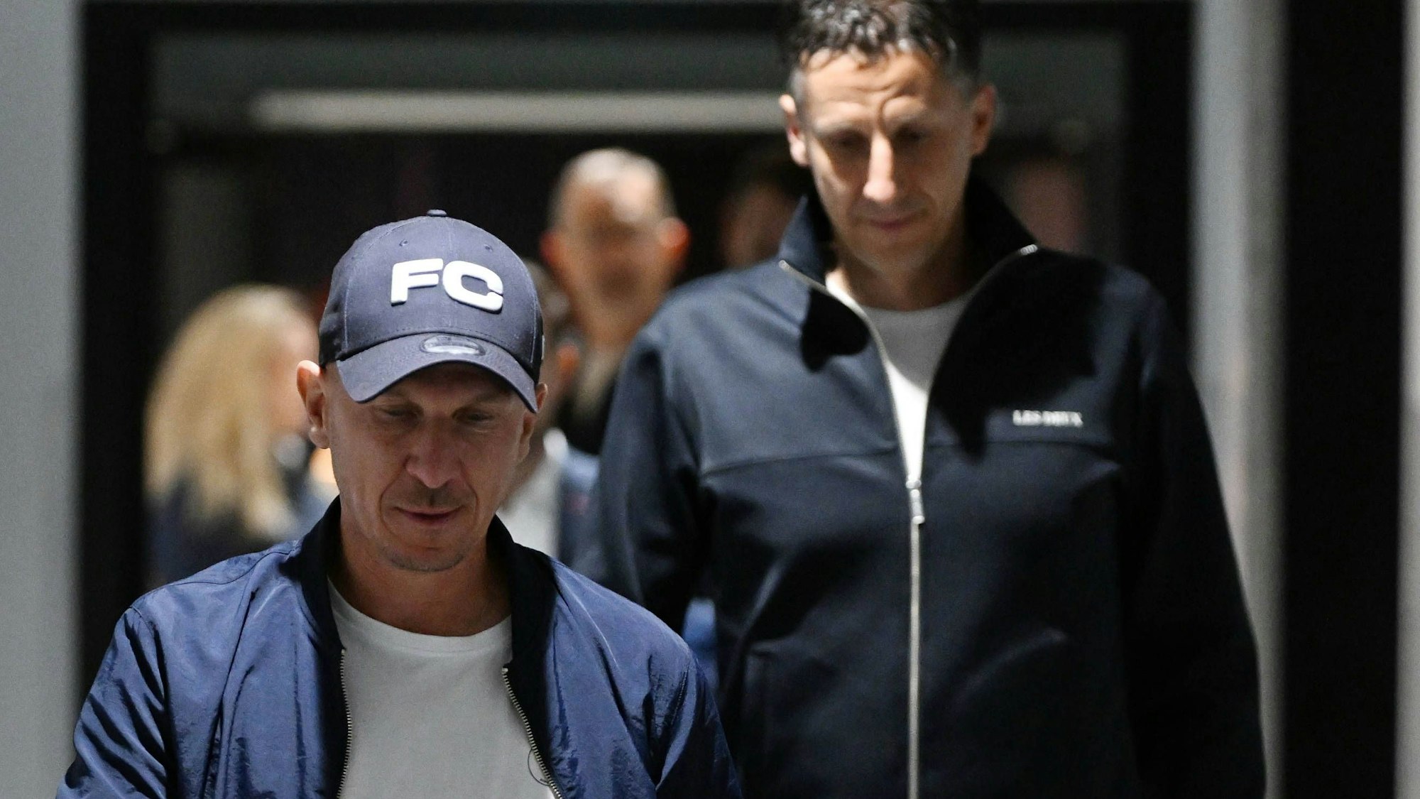 Sportchef Christian Keller und Trainer Gerhard Struber am Samstagabend nach dem Spiel gegen Regensburg.