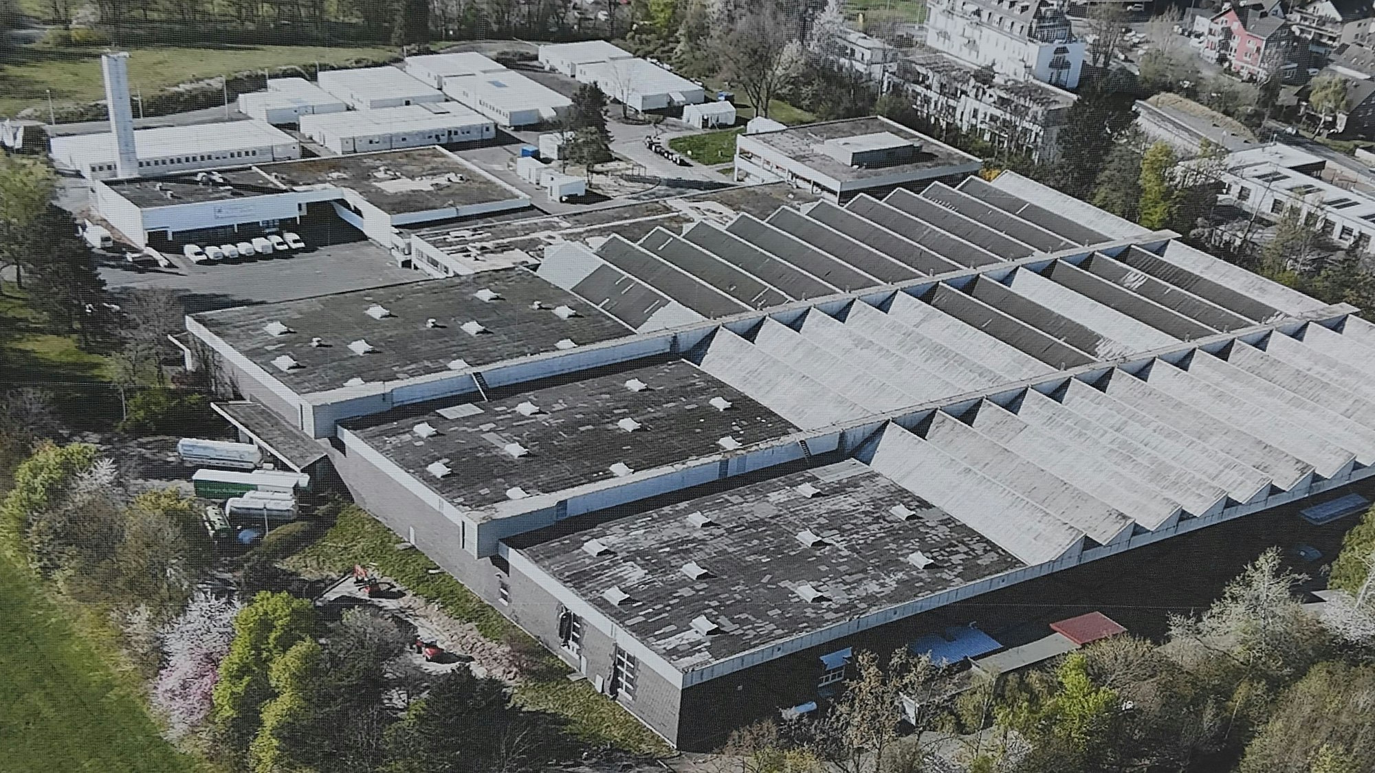 Thurn-Gelände
Innovations-Quartier Neunkirchen-Süd
Much Neunkirchen-Seelscheid
In den 1960er Jahren errichtete die Firma Avon ihre 70.000 Quadratmeter große Produktionsstätte auf dem doppelt so großen Gelände.