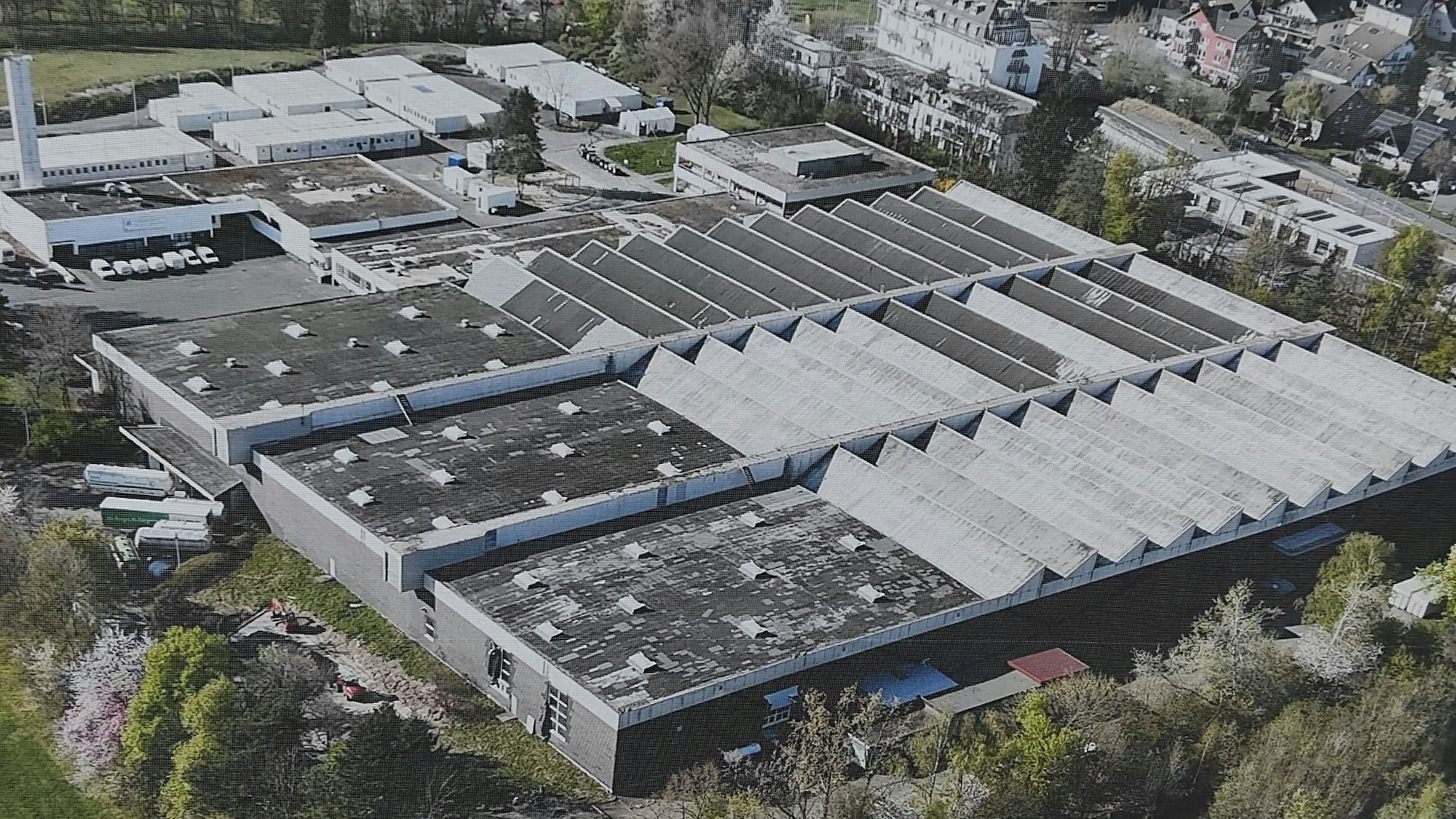 Thurn-Gelände
Innovations-Quartier Neunkirchen-Süd
Much Neunkirchen-Seelscheid
In den 1960er Jahren errichtete die Firma Avon ihre 70.000 Quadratmeter große Produktionsstätte auf dem doppelt so großen Gelände.