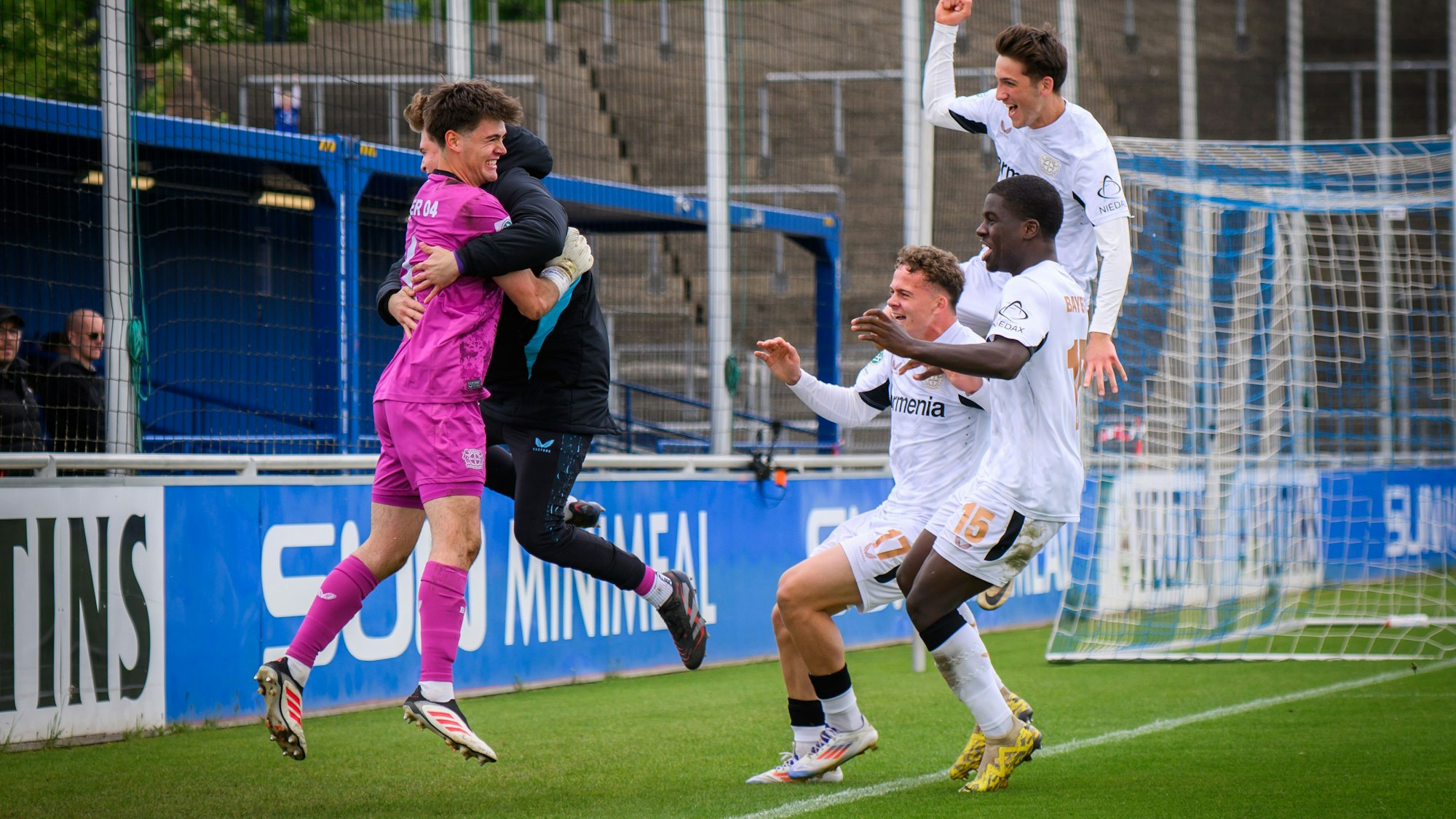 Bayer 04 Leverkusens U19 gewinnt Elfmeterschießen