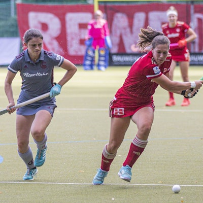 Damen-Hockey-Bundesliga Rot Weiss Koeln vs.Muenchener SC 5:0 Damen-Hockey-Bundesliga Rot Weiss Koeln vs.Muenchener SC 5:0 am 12. 9. 2021 Köln, Olympiaweg, Deutschland Photo: Ralf Kardes Philin Bolle 3 Mittelfeld Rebecca Grote 9 Mittelfeld *** Womens Hockey Bundesliga Rot Weiss Koeln vs Muenchener SC 5 0 Womens Hockey Bundesliga Rot Weiss Koeln vs Muenchener SC 5 0 on 12 9 2021 Cologne, Olympiaweg, Germany Photo Ralf Kardes Philin Bolle 3 midfield Rebecca Grote 9 midfield Copyright: xBEAUTIFULxSPORTS/RalfxKardesx