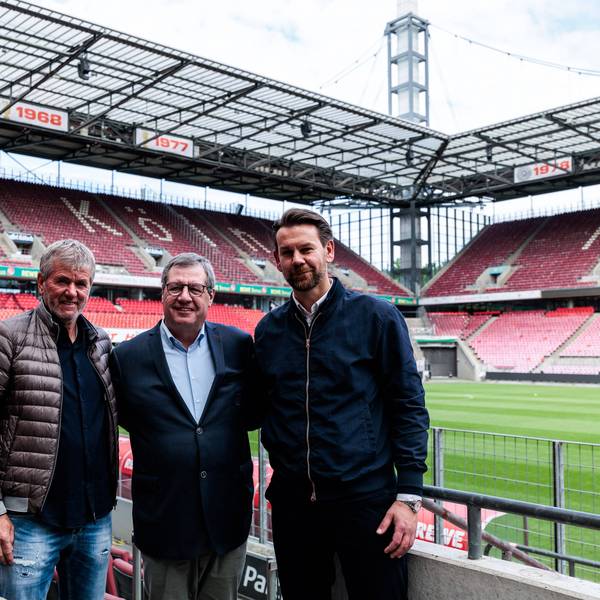 1. FC Köln Pressekonferenz Vorstellung Friedhelm Funkel 05.05.2025 Friedhelm Funkel Cheftrainer, Trainer 1. FC Köln, Dr. Werner Wolf Präsident 1. FC Köln und Thomas Kessler Sportdirektor 1. FC Köln posieren im Stadion Pressekonferenz