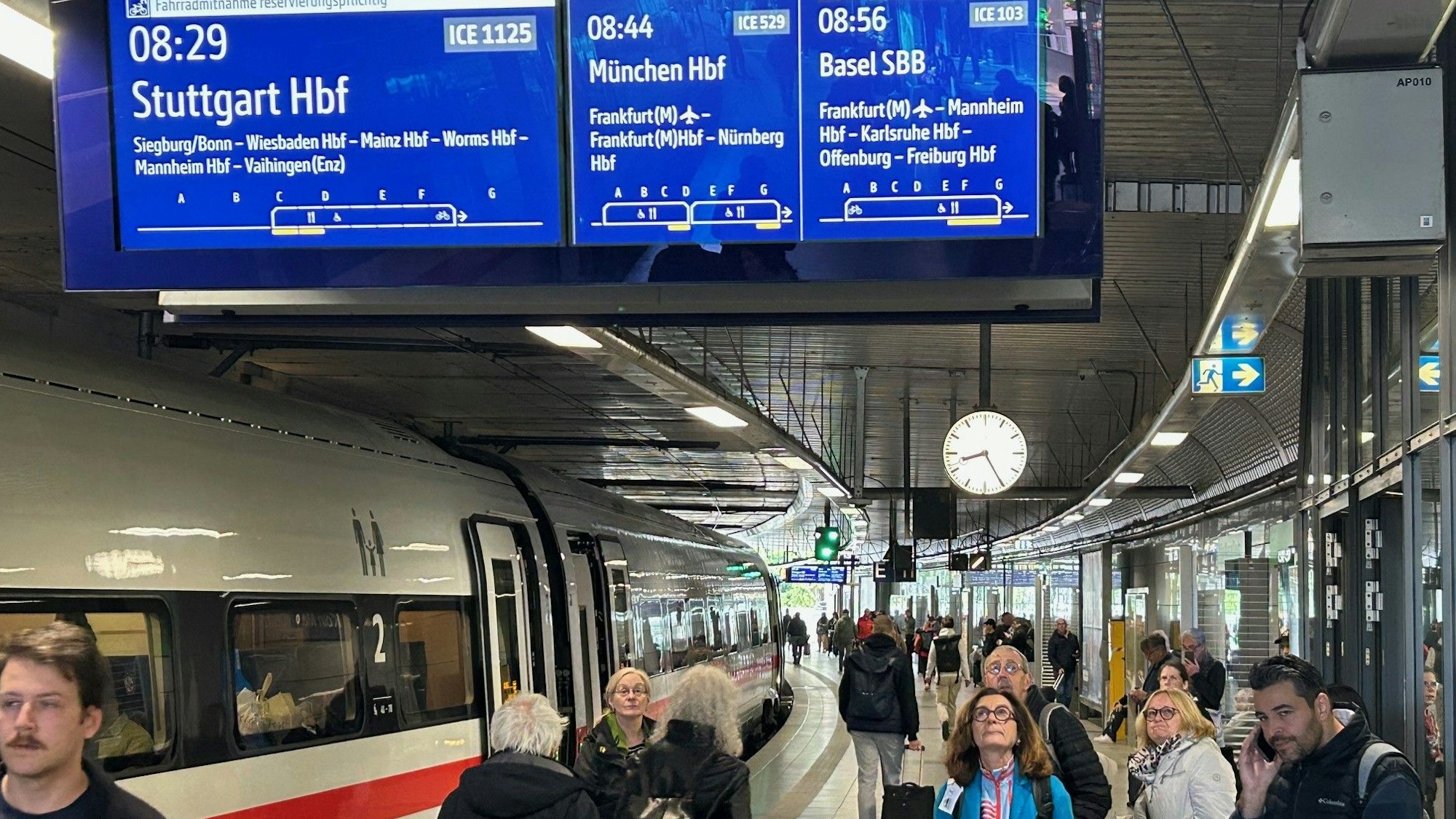 Der Fernverkehr in Nord-Süd-Richtung wird bis zum 19. Mai größtenteils über den Deutzer Bahnhof umgeleitet.