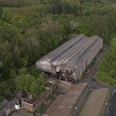 Blick auf eine Halle im Fairfield Industrial Park im Stadtteil Bill Quay in Gateshead, wo die Leiche eines 14-jährigen Jungen nach einem Brand gefunden wurde.