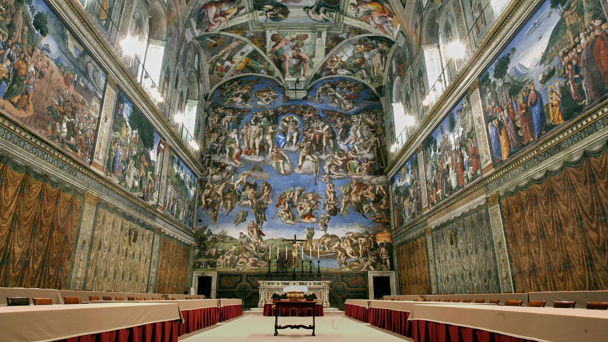Die Sixtinische Kapelle im Vatikan vor dem Konklave 2005. Jetzt werden hier 133 wahlberechtigte Kardinäle wieder einen neuen Papst wählen.