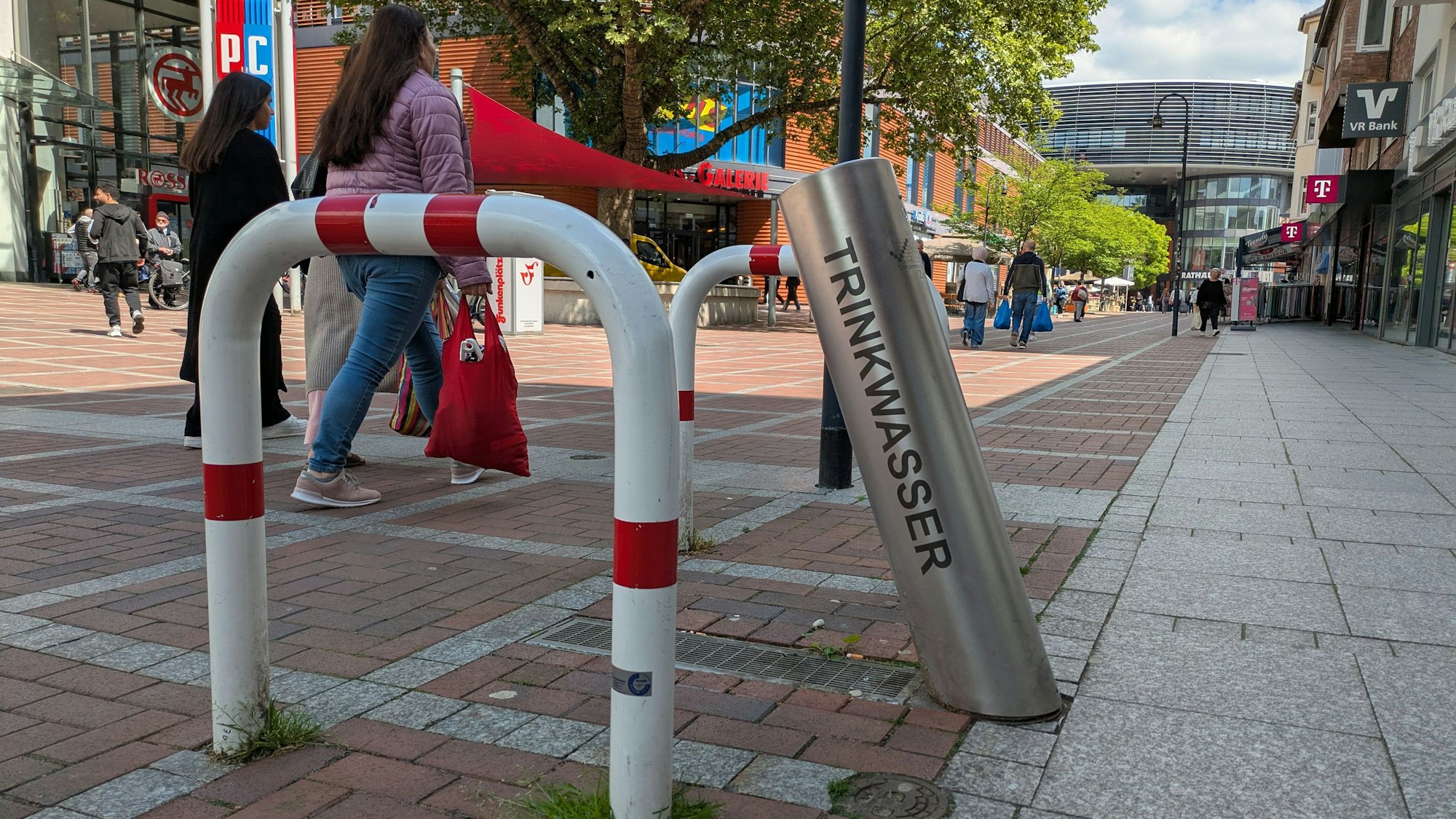 Der Trinkwasserbrunnen in der Wiesdorfer Fußgängerzone