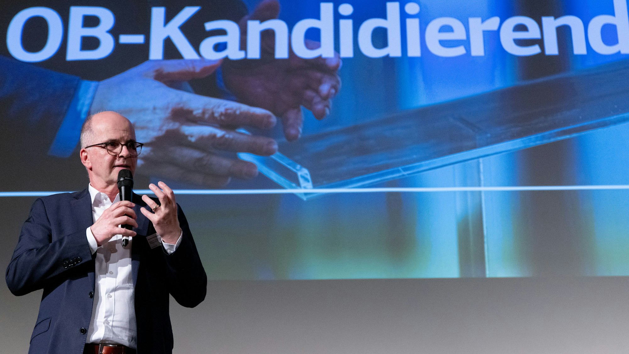 In 41 Tagen nur noch Oberbürgermeisterkandidat: Baudezernent Markus Greitemann gibt die Bühnen-Sanierung ab.