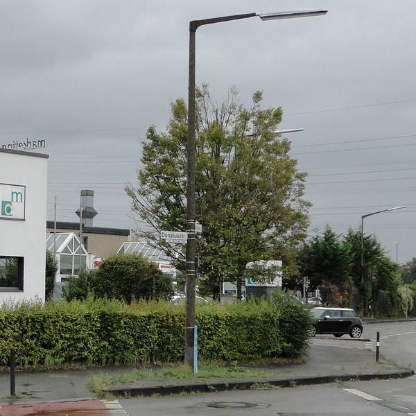 Ab 2026 sollen die Straßenlaternen im Bezirk Chorweiler durch LED-Leuchten ausgetauscht werden.