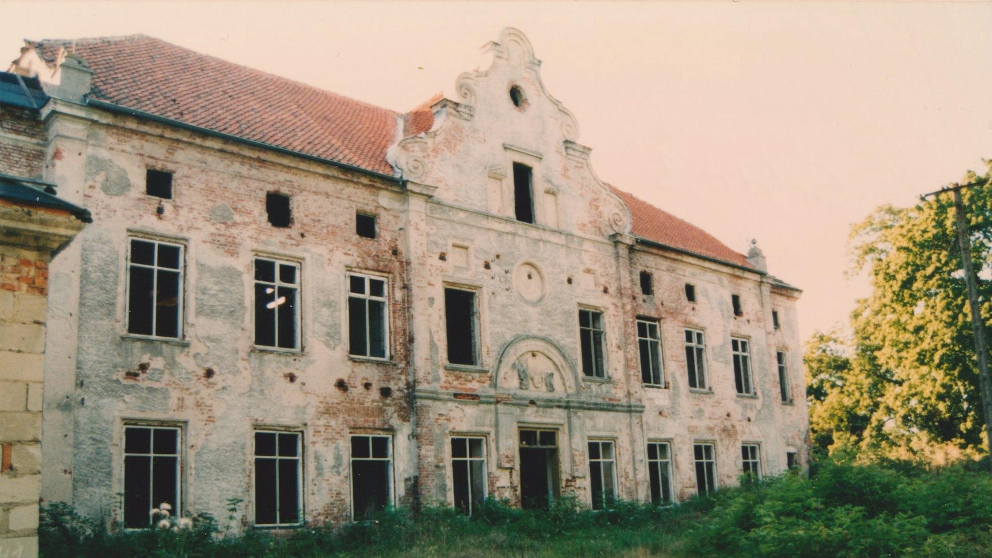 1997 besuchte Waltrauts Freundin Schloss Januschau und brachte ihr dieses Foto mit. Foto: Hildegard Bödefeld/Repro: Schmidt