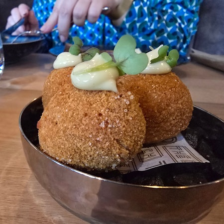 Bitterballen im Restaurant „The Dutch“