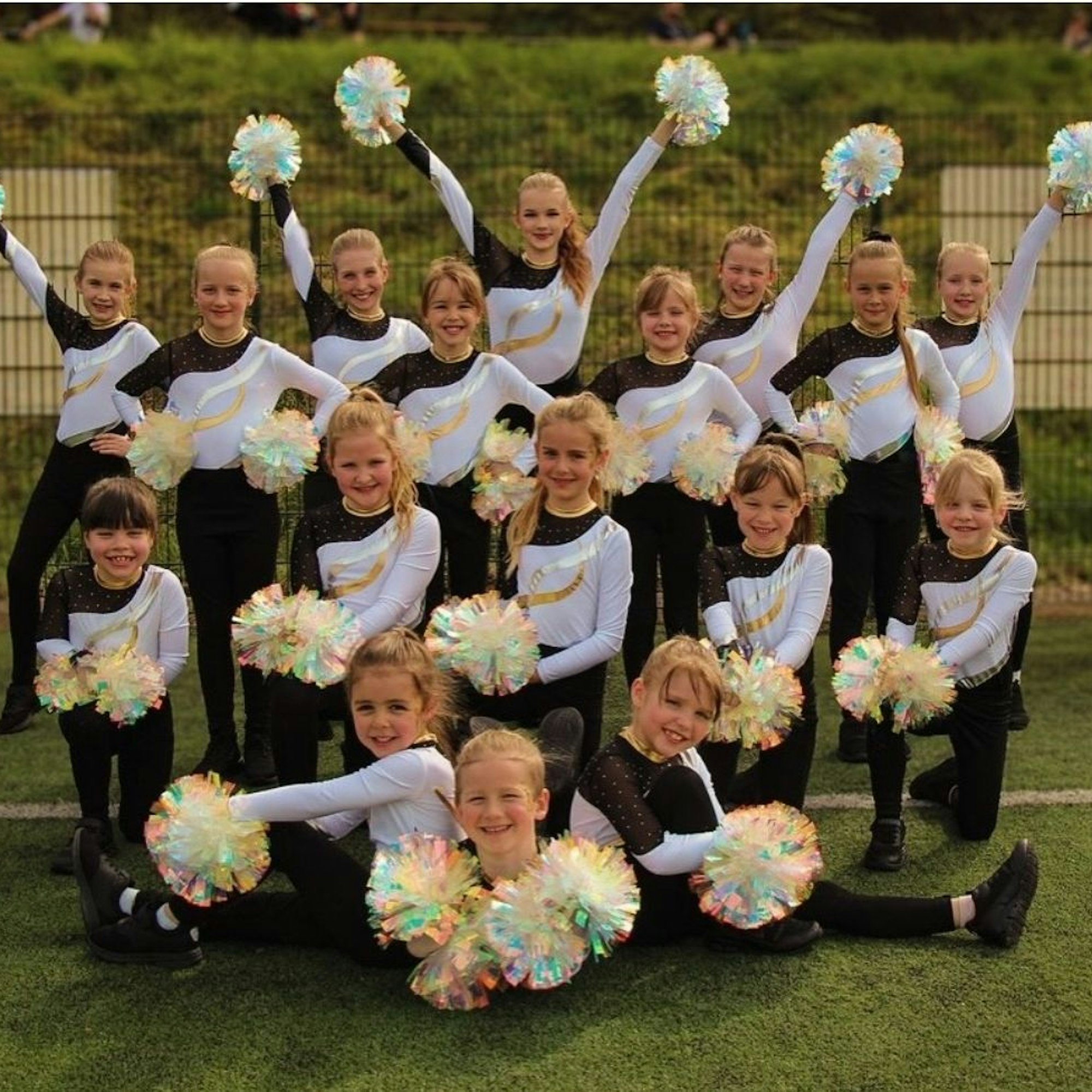 Cheerleading gehört zum American Football: Auch die Giborim haben eine Cheerleader-Abteilung. Der Nachwuchs trainiert in drei Gruppen.