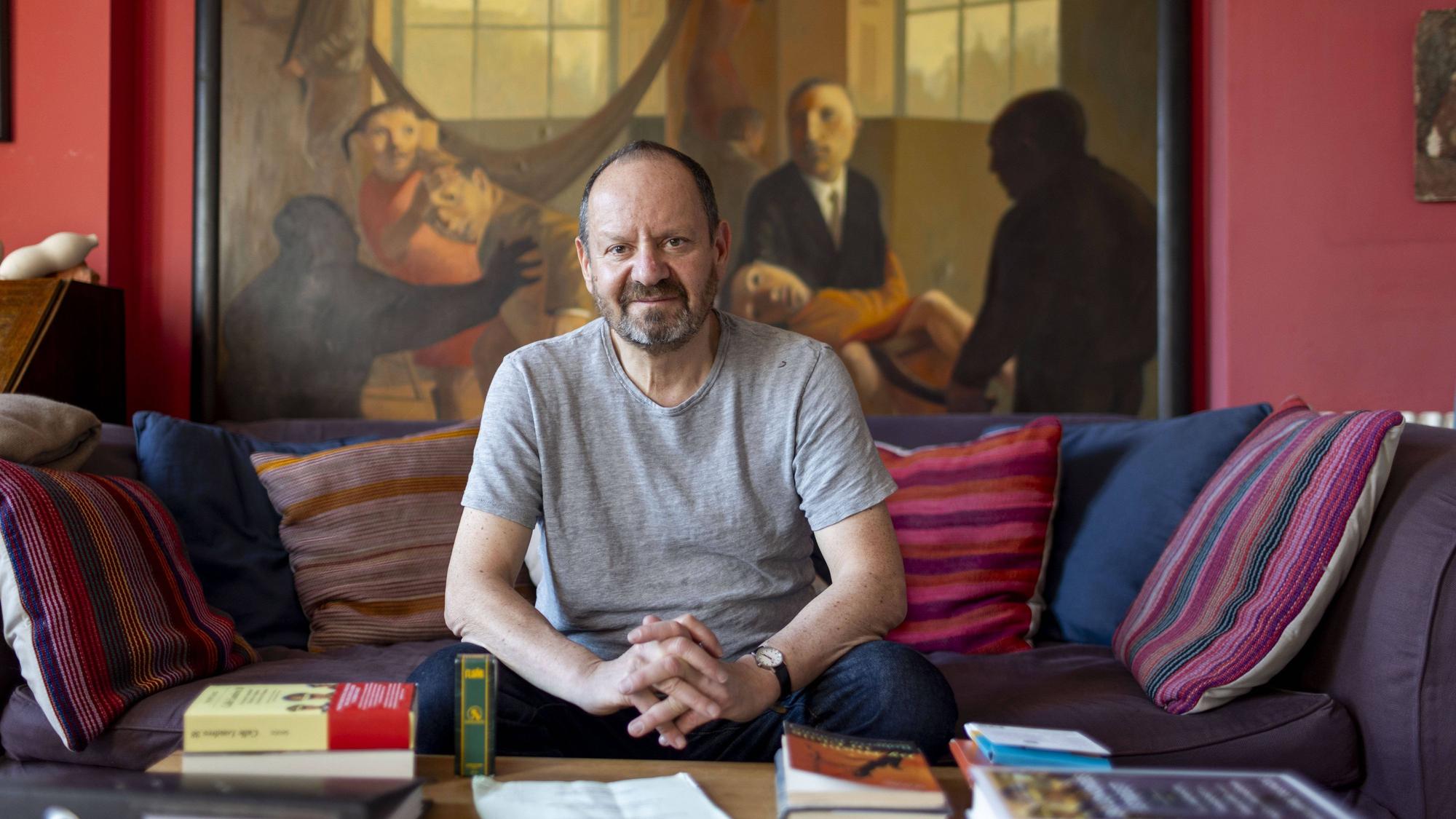 Philippe Sands Philippe Sands writer and lawyer at his home in Hamstead Heath Sands Writes origins of international law and Crimes against Humanity . 21/03/2025 PUBLICATIONxINxGERxAUTxSUIxONLY Copyright: xVickixCouchmanx NINTCHDBPICT000983034786