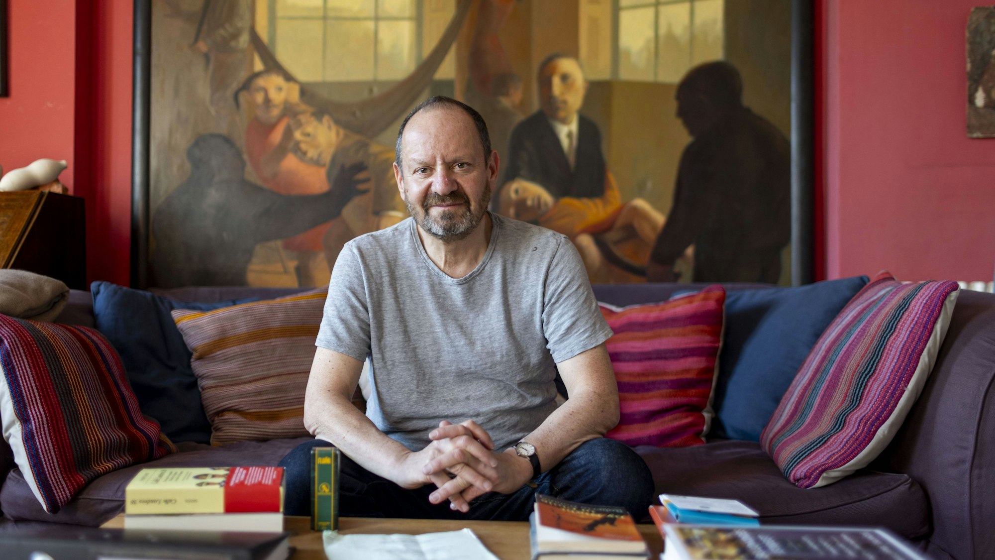 Philippe Sands Philippe Sands writer and lawyer at his home in Hamstead Heath Sands Writes origins of international law and Crimes against Humanity . 21/03/2025 PUBLICATIONxINxGERxAUTxSUIxONLY Copyright: xVickixCouchmanx NINTCHDBPICT000983034786