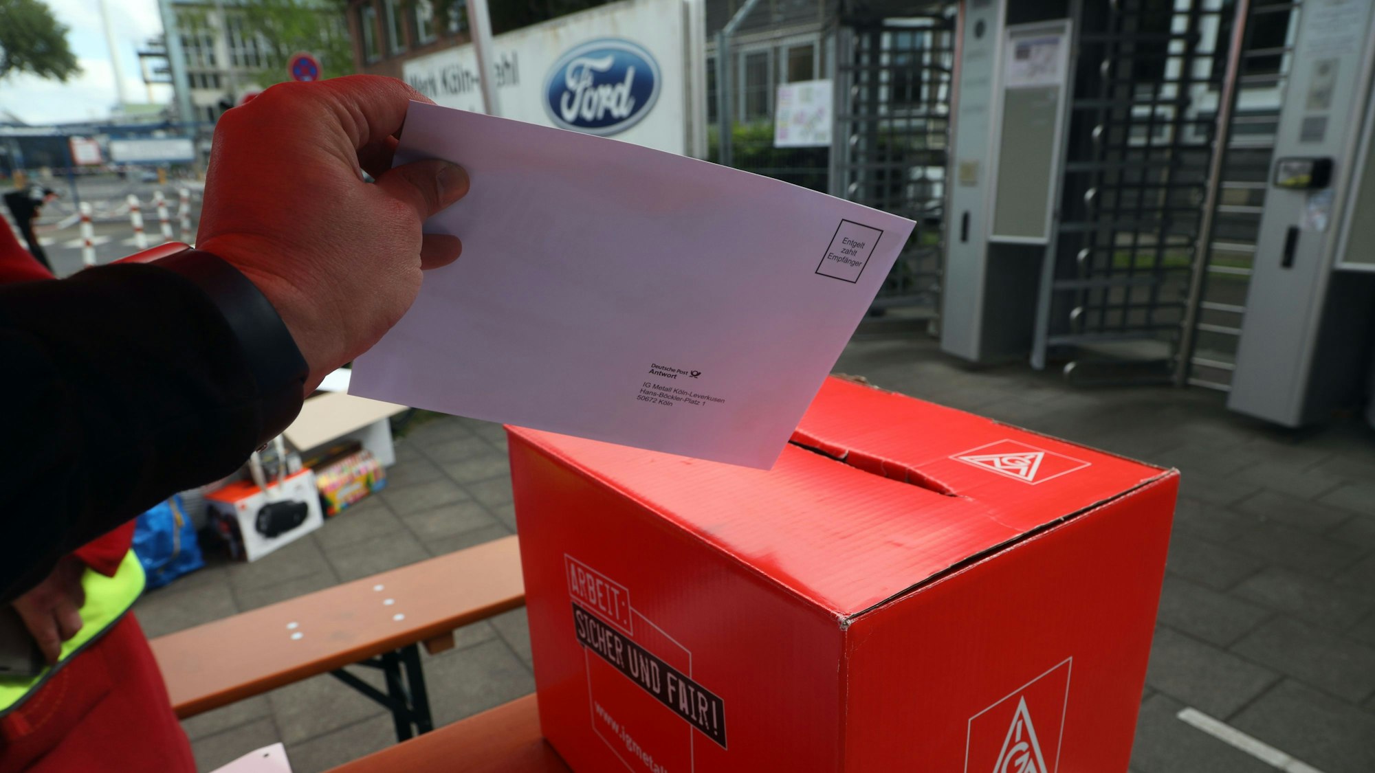 05.05.2025, Köln: Betriebsversammlung bei Ford und Beginn der Urabstimmung. Foto: Arton Krasniqi