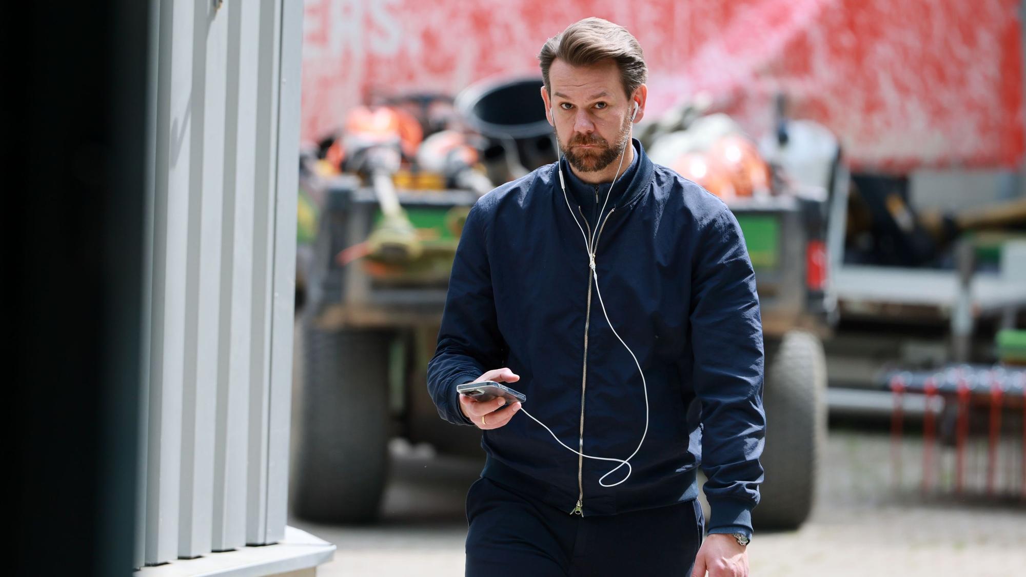 Thomas Kessler, Kölns Sportlicher Leiter, musste den Vorgang am Montag moderieren.