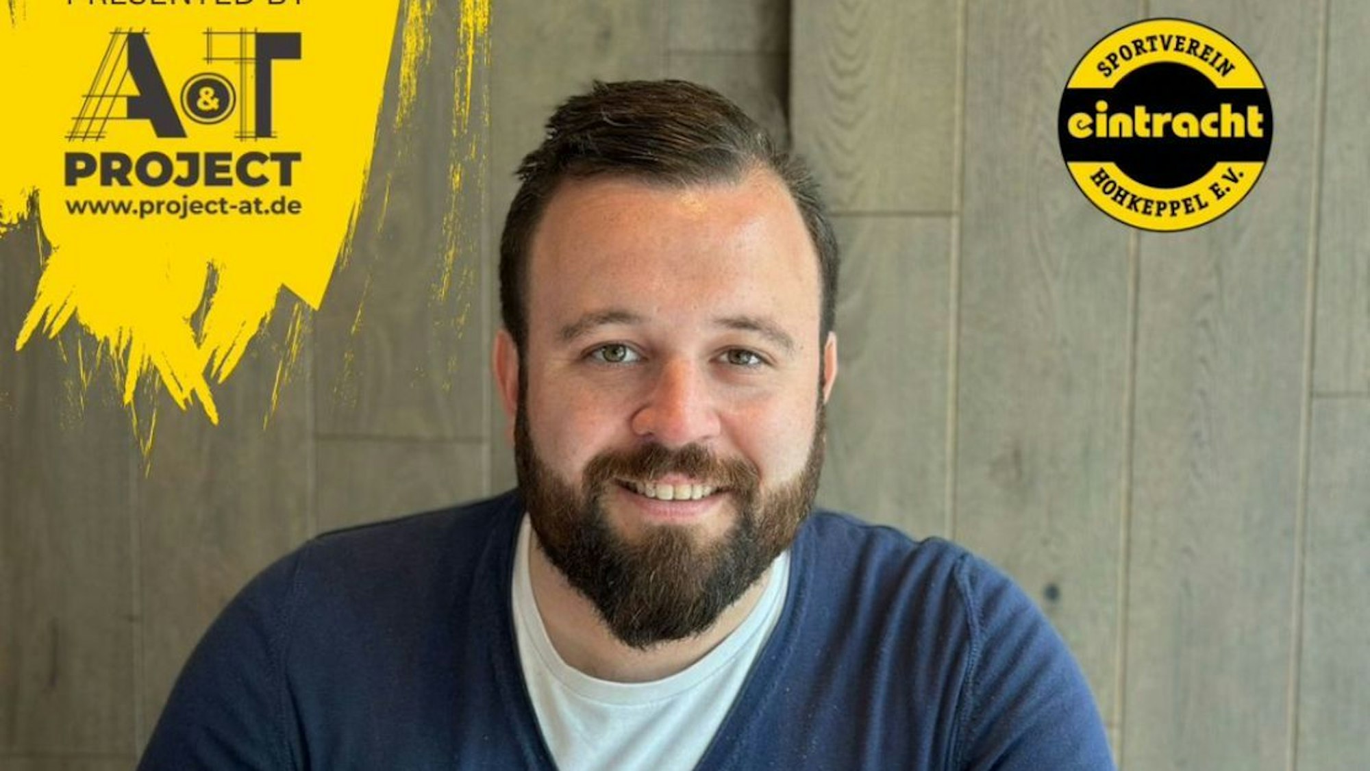 Pablo Gonzalez-Huerta lächelt in die Kamera.