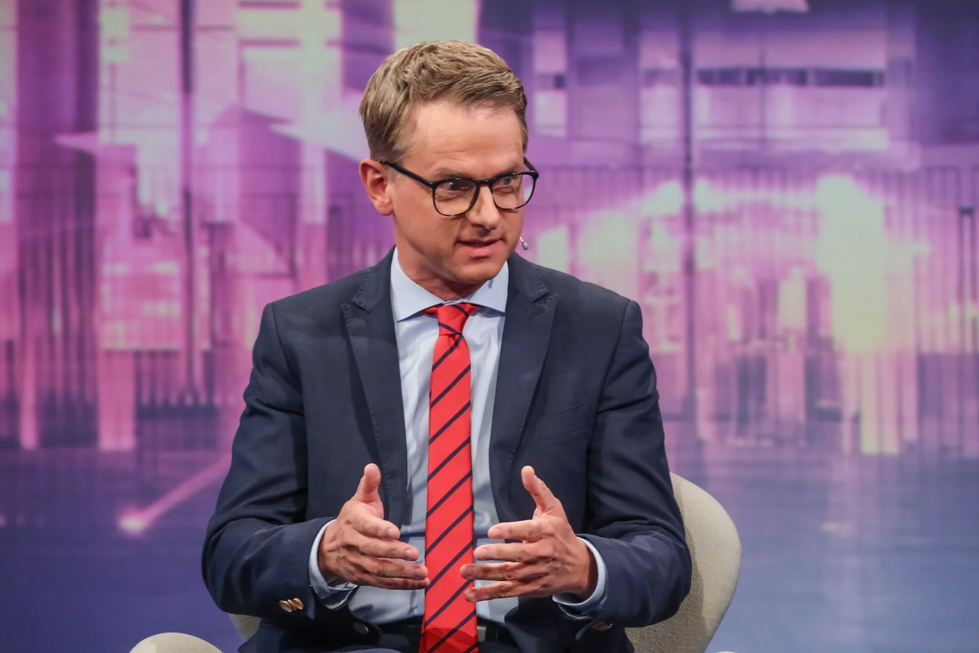 CDU-Generalsekretär Carsten Linnemann ist überzeugt, dass die neue Regierung schon nach 100 Tagen vorzeigbare Ergebnisse liefern kann. (Bild: WDR / Oliver Ziebe)