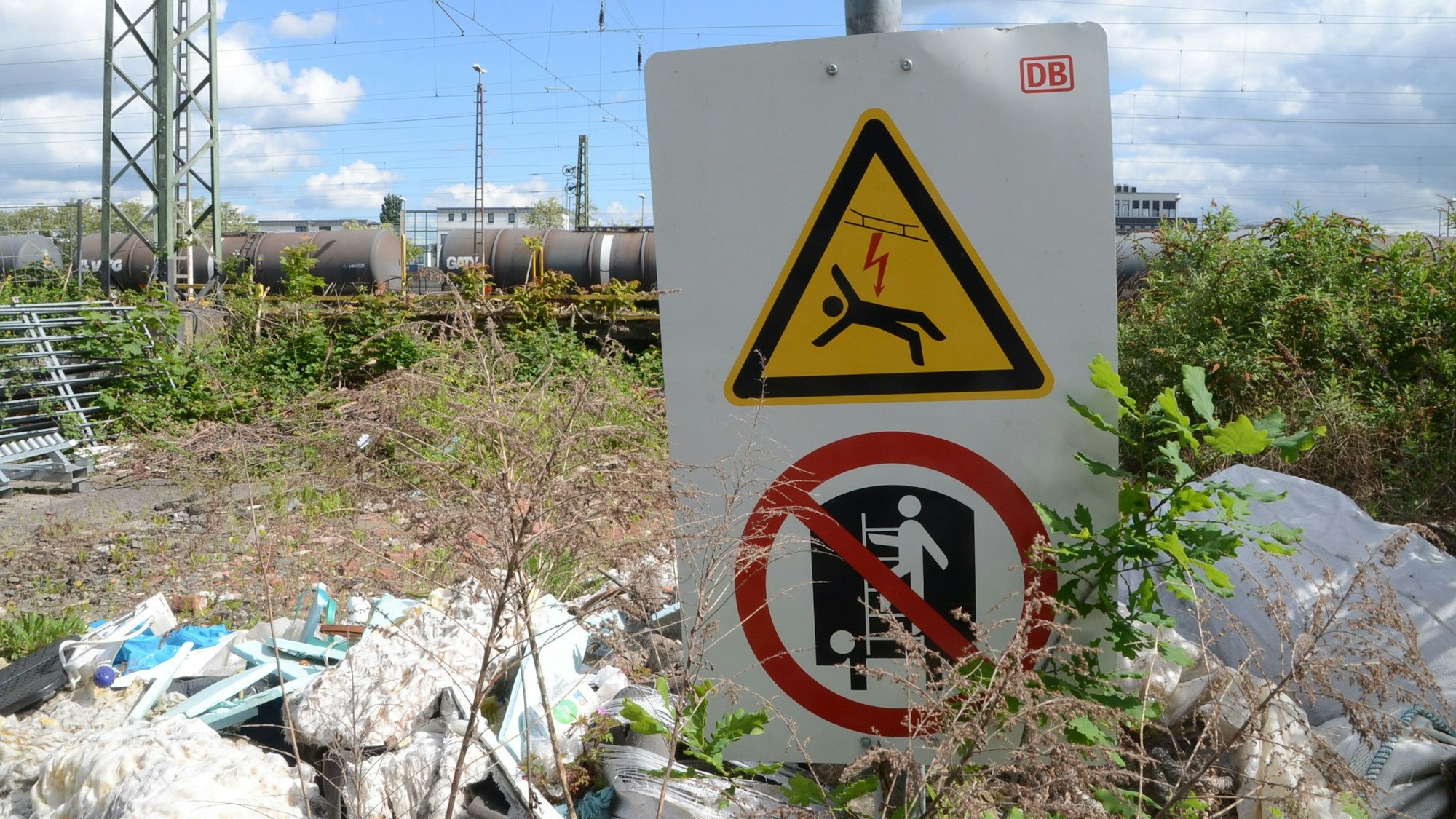 Am Troisdorfer Bahnhof starb vor vier Jahren ein 14-jähriger Schüler. Die Eltern haben die Bahn auf Hinterbliebengeld verklagt
