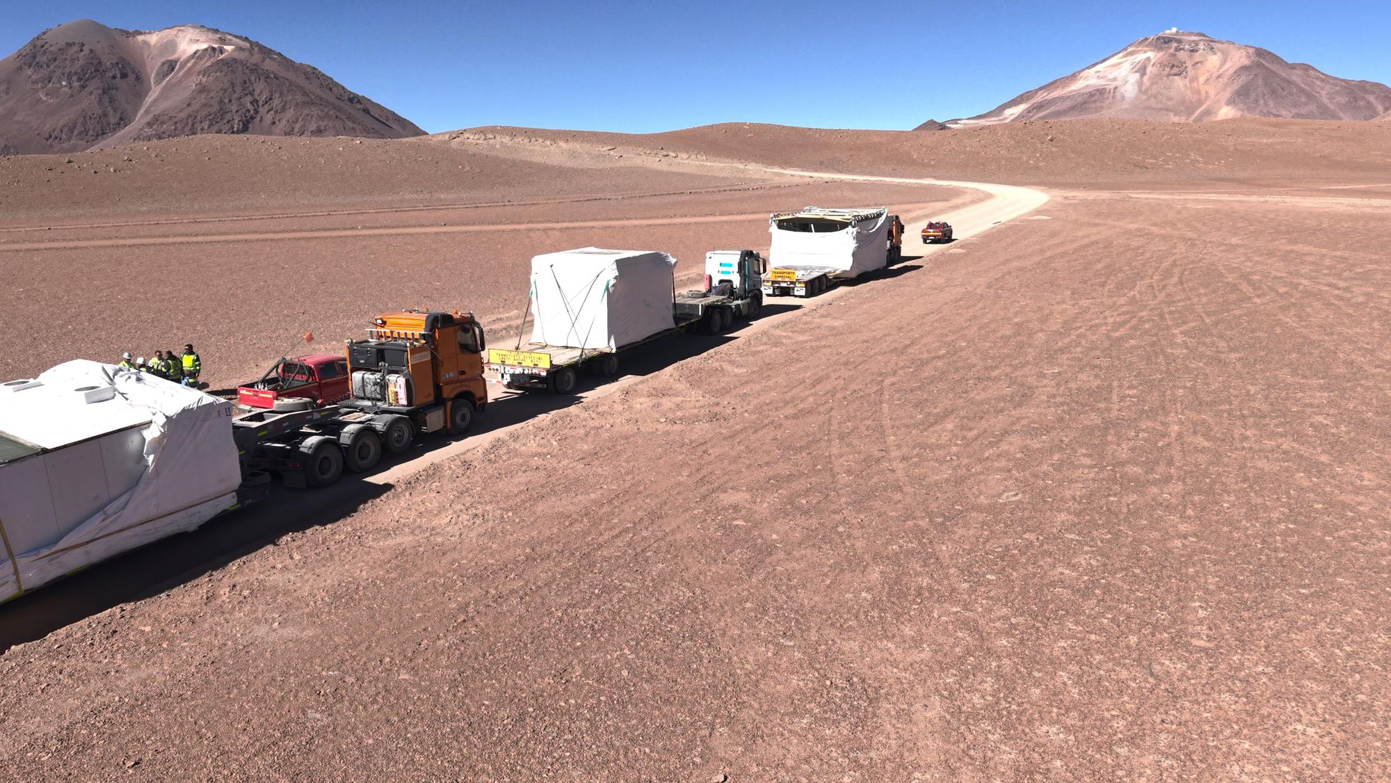 UzK, Universität zu Köln, Astrophysik, Fred Young Submillimeter Telescope. Transport der Teleskopelemente in die Atacama Wüste/Chile. Foto: Adam Polczyk.