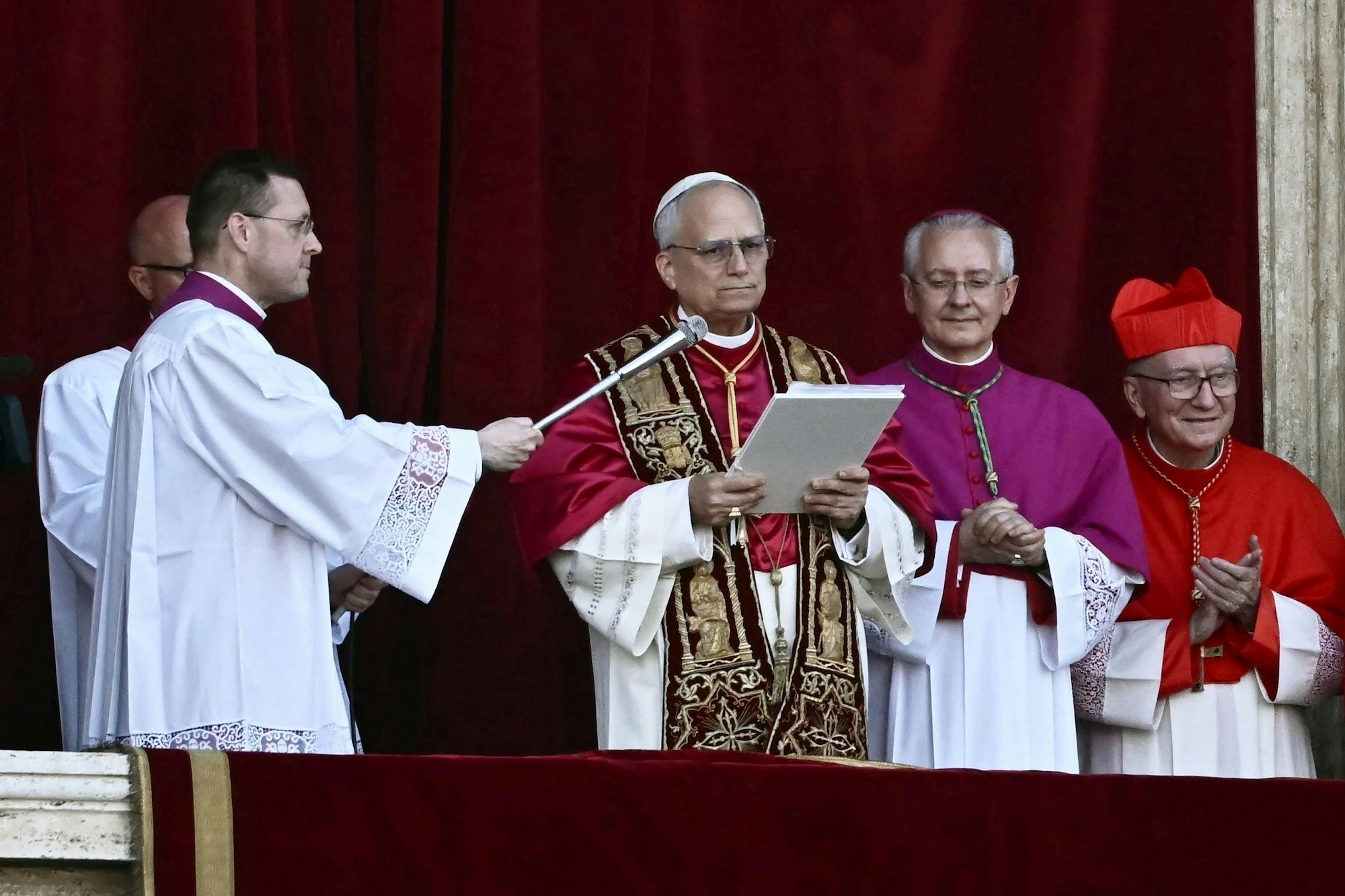 Das Foto zeigt den US-Amerikaner Robert Prevost, der am 08. Mai 2025 durch das Konklave zum neuen Papst gewählt worden ist. Er hat sich den Namen Leo XIV ausgesucht.