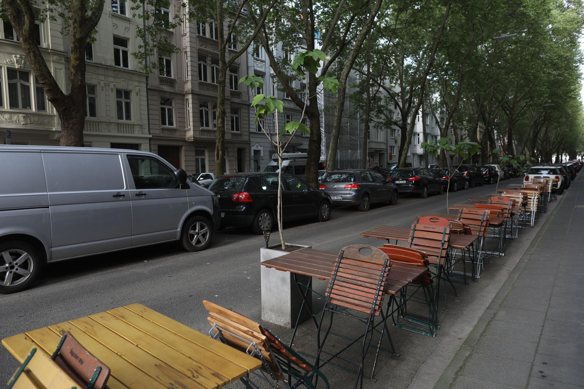Vor Einführung des neuen Halteverbots gab es in der Weißenburgstraße 100 Parkplätze mehr.