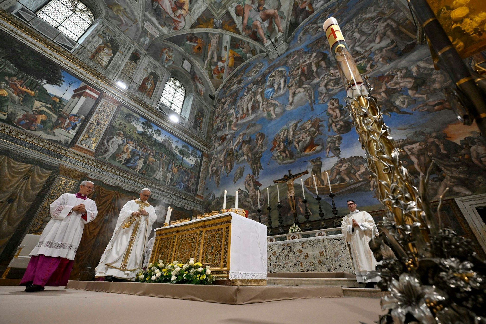 Seine erste Messe feierte Leo XIV. am Ort seiner Wahl zum Papst: in der Sixtinischen Kapelle.