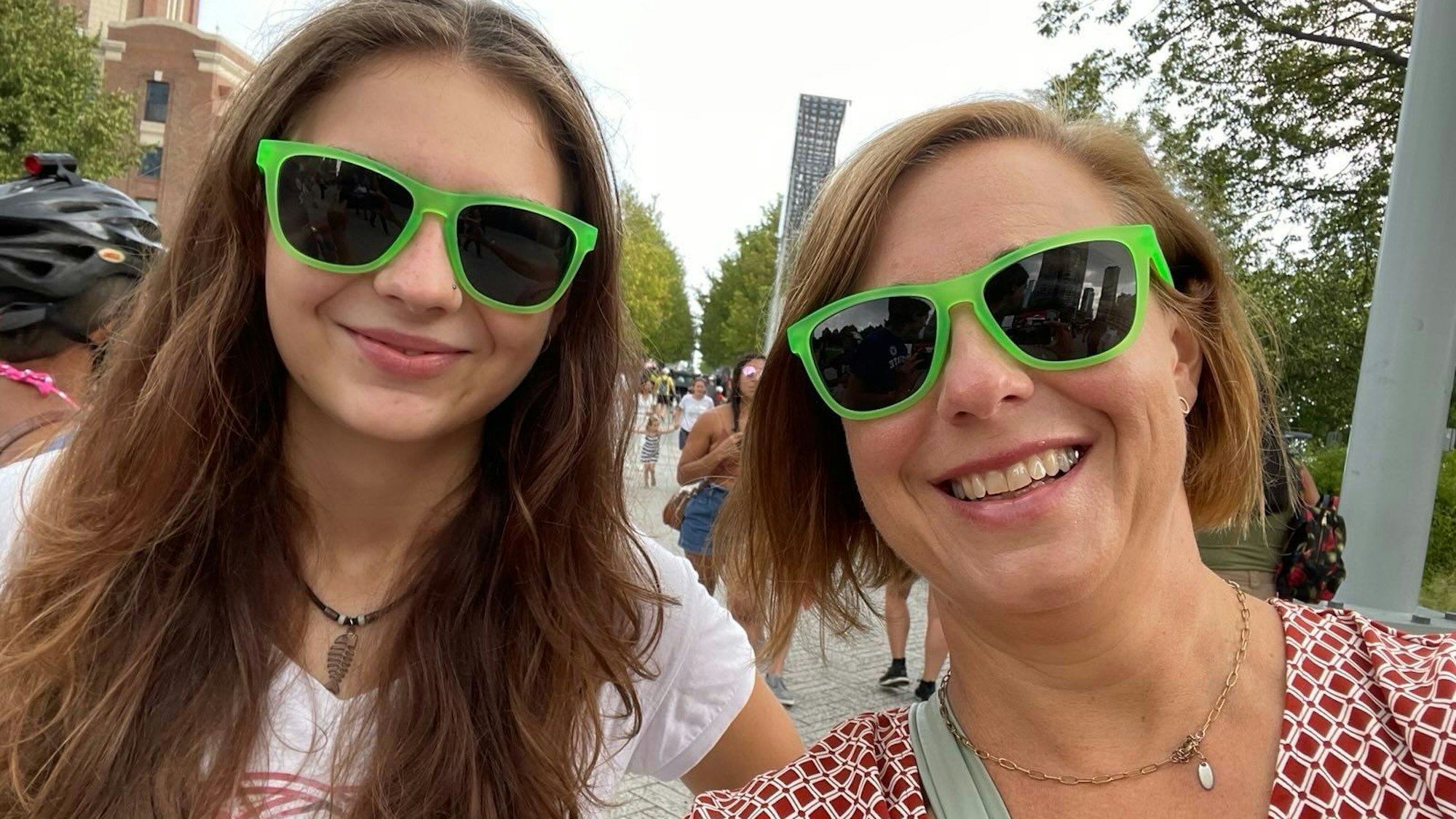 Lola Butenschön und Katja Grupp