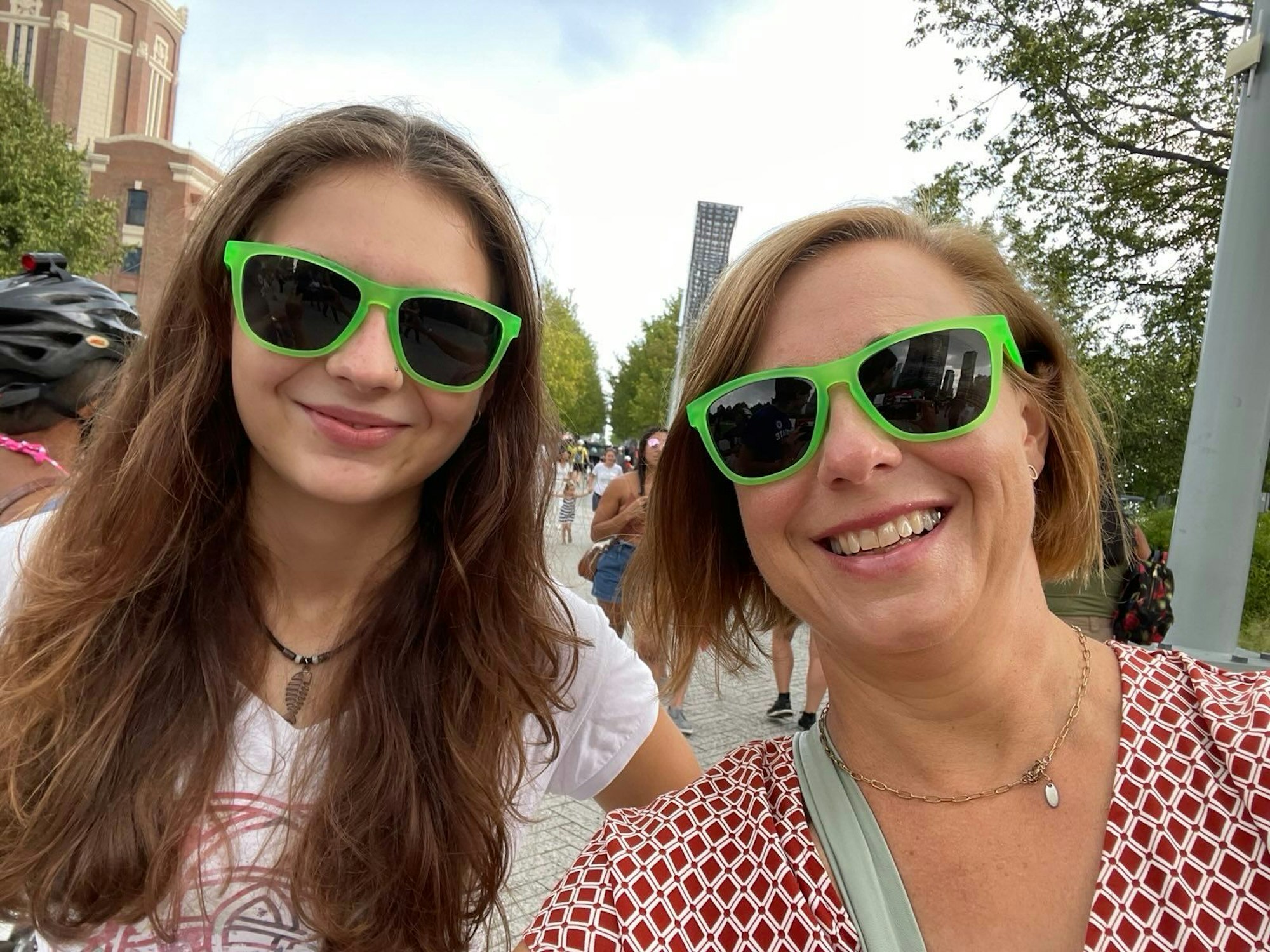 Lola Butenschön und Katja Grupp
