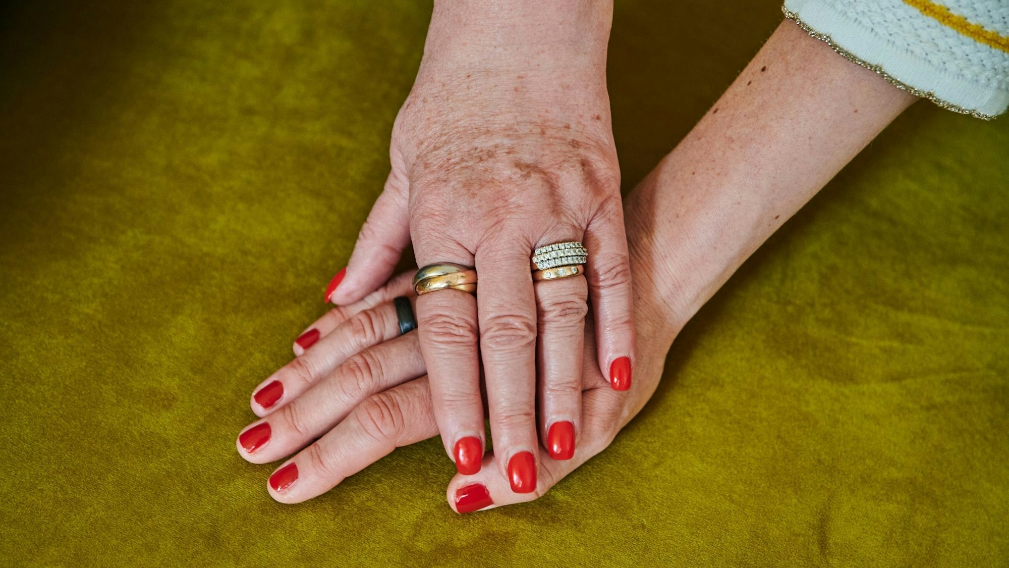 Loslassen: Das kann bei der eigenen Mutter schwierig sein. (Symbolbild)