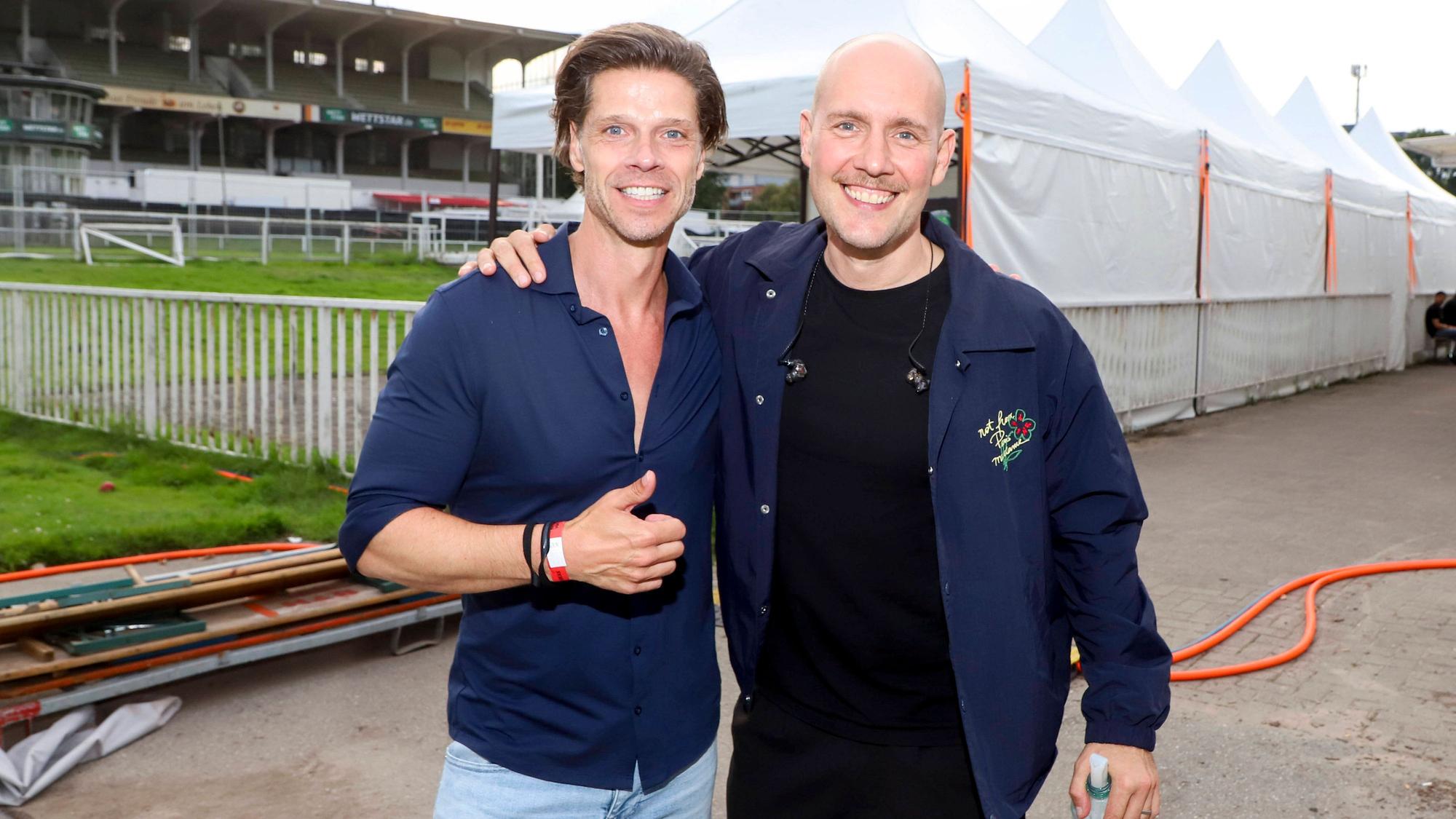 Stephen Dürr und Oli P. nebeneinander.