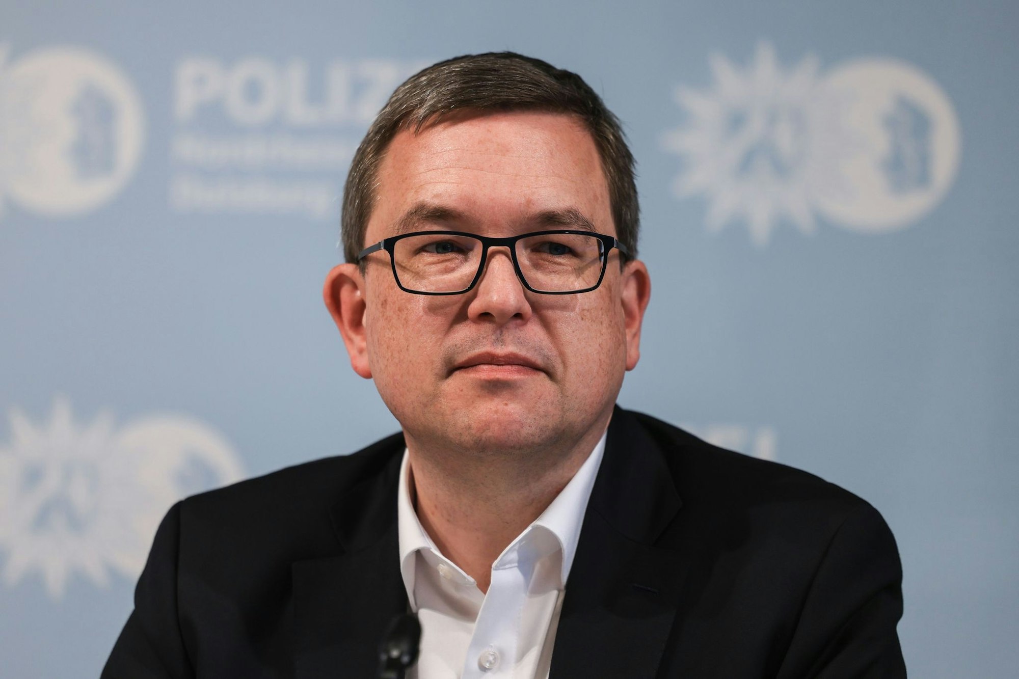 Markus Hartmann arbeitet bei der Zentral- und Ansprechstelle Cybercrime Nordrhein-Westfalen (ZAC NRW). (Archivbild)