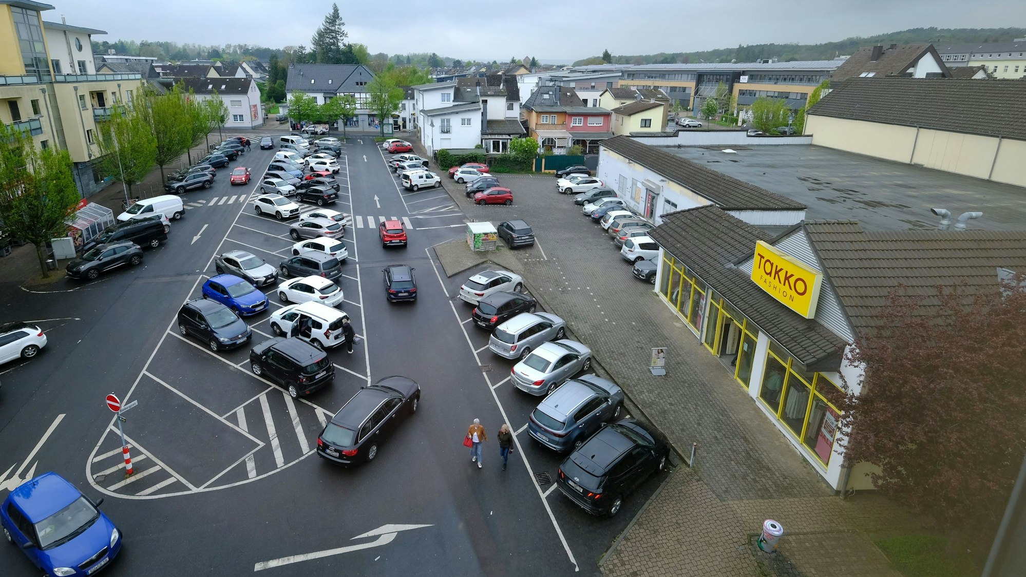 Der Bleibergplatz in Mechernich, am rechten Bildrand das Takko-Gebäude.