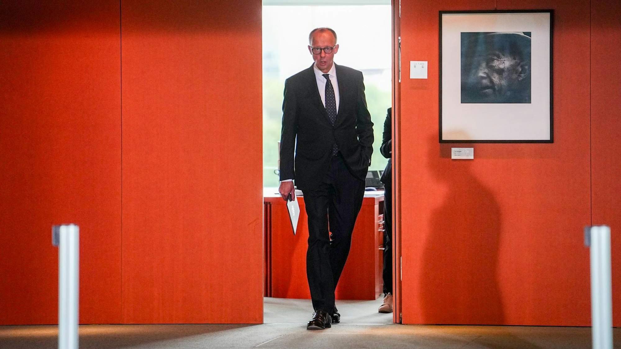 Bundeskanzler Friedrich Merz (CDU) kommt zum Treffen mit dem multilateralen Jugendcamp „Youth4Peace“. (Archivbild)