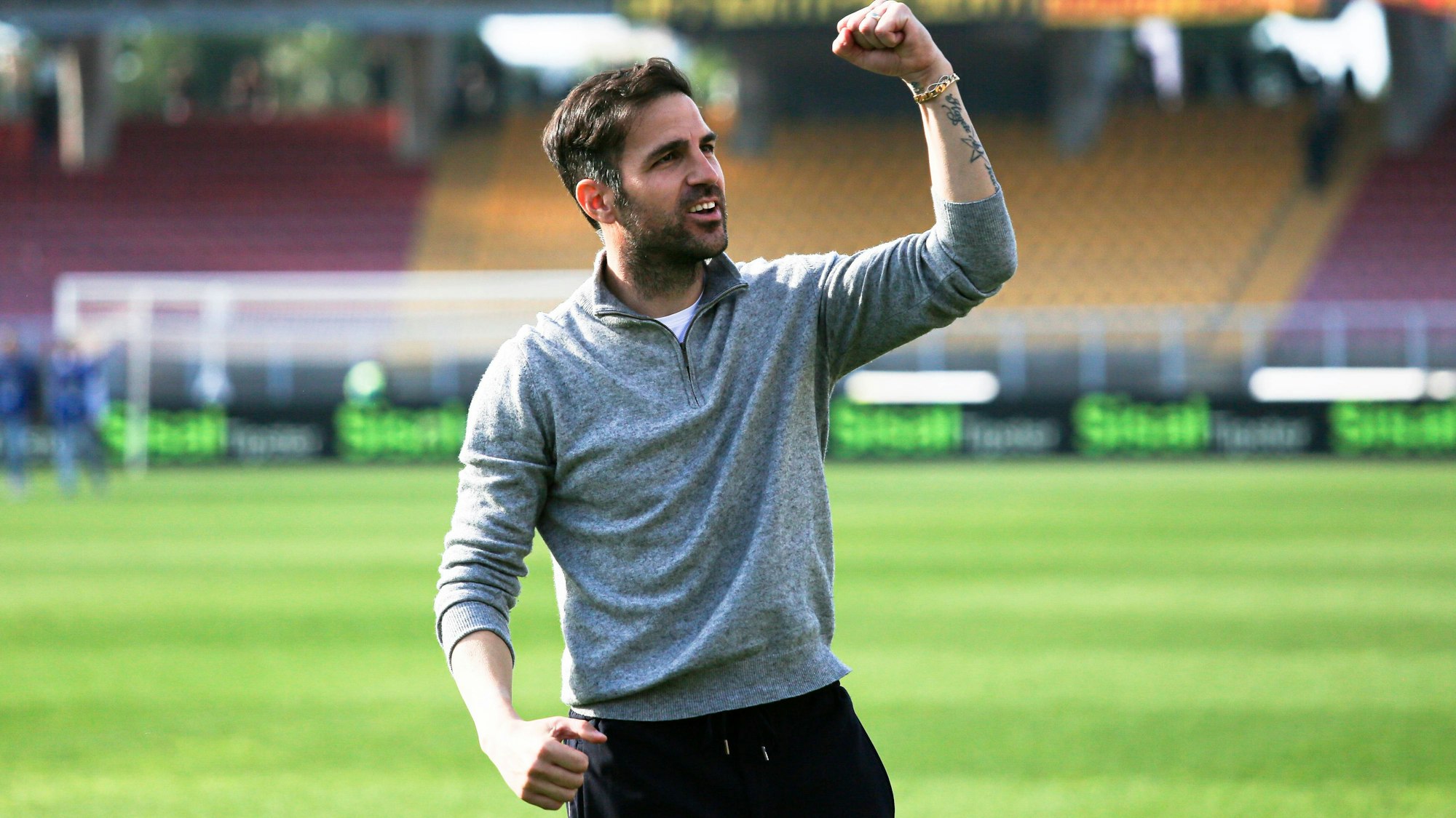 Cesc Fabregas head coach of Como 1907 celebrates the victory in the match between US Lecce and Como 1907 at Ettore Giardiniero - Via del Mare stadium in Lecce Italy, Apr 19th, 2024. massimilianoxcarnabuci