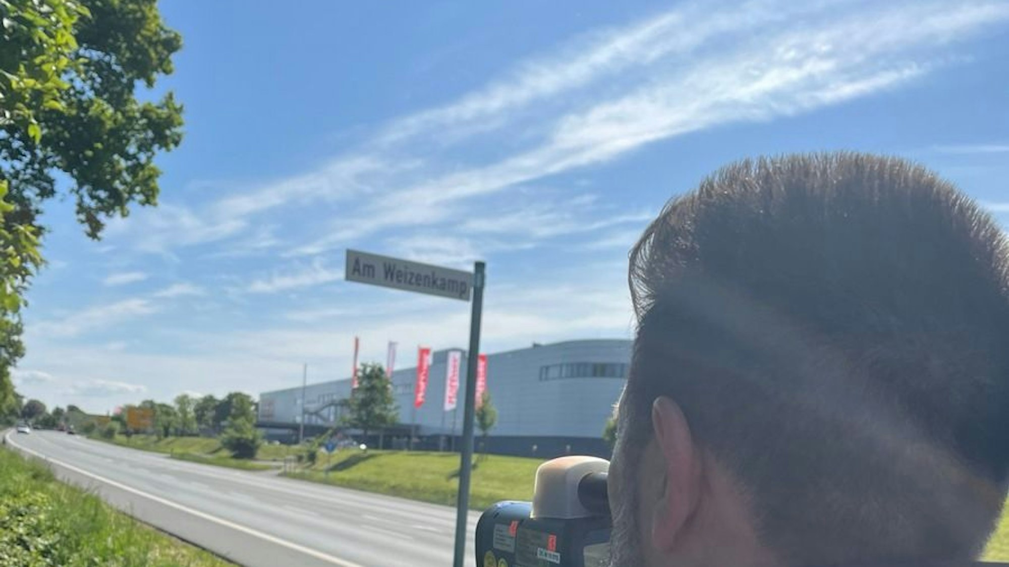 Polizeikontrolle zur Überwachung der Geschwindigkeit in Hamm. Die Polizei führte einen mehrstündigen Einsatz zur Bekämpfung von Geschwindigkeitsverstößen und Straßenkriminalität durch.