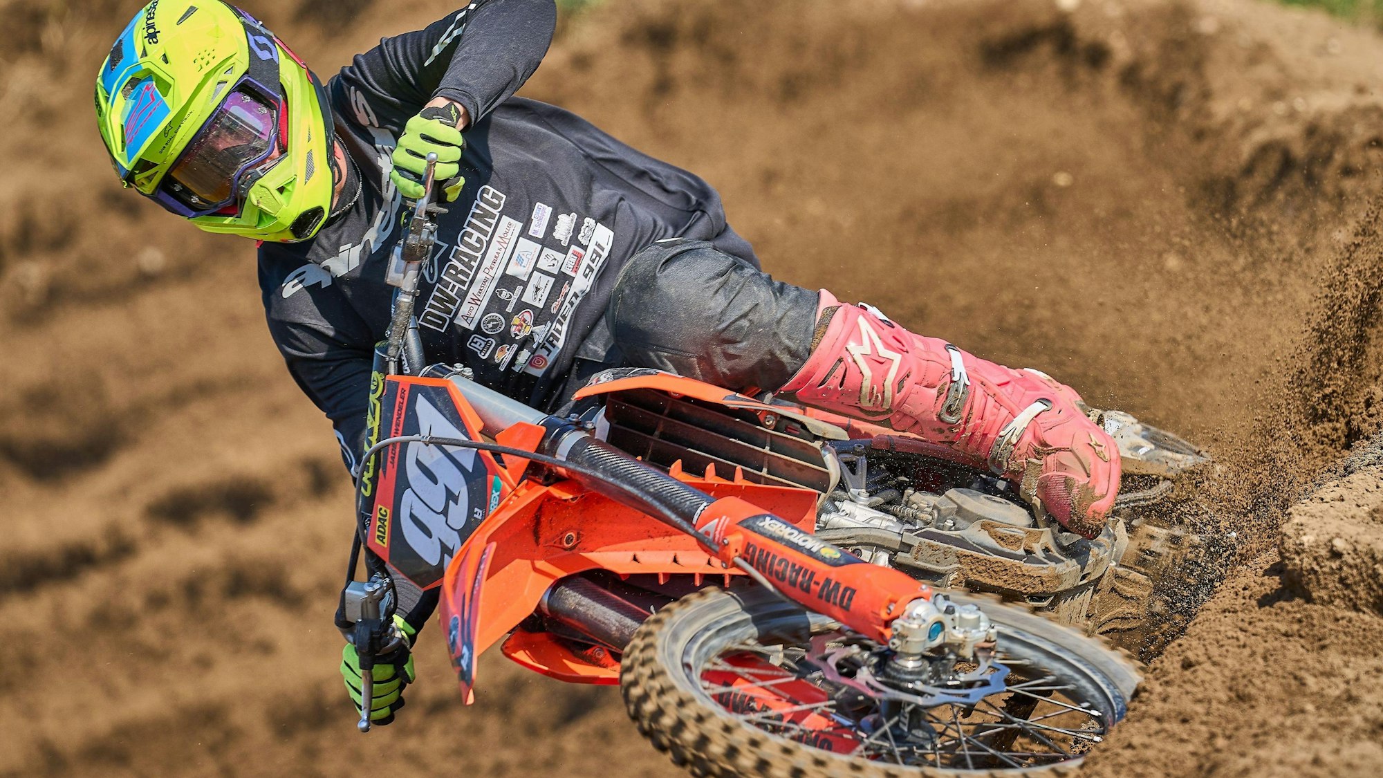 Rennszene aus dem Motocross.