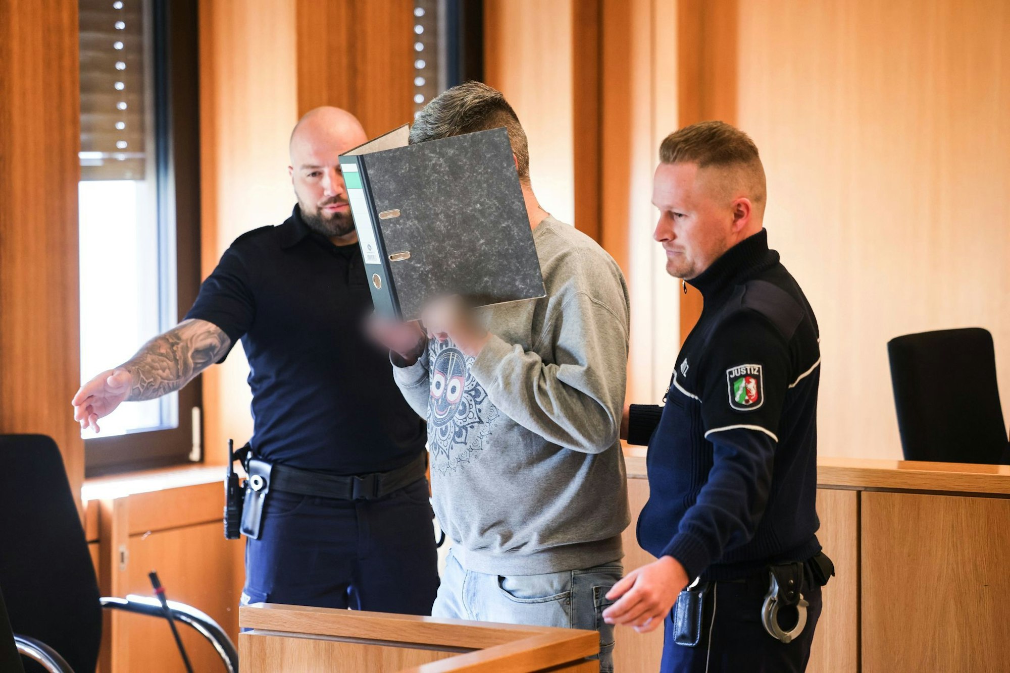Im Mordprozess gegen einen Krankenpfleger vor dem Landgericht Aachen gab dieser eine dreiviertelstündige Erklärung ab. (Archivfoto)