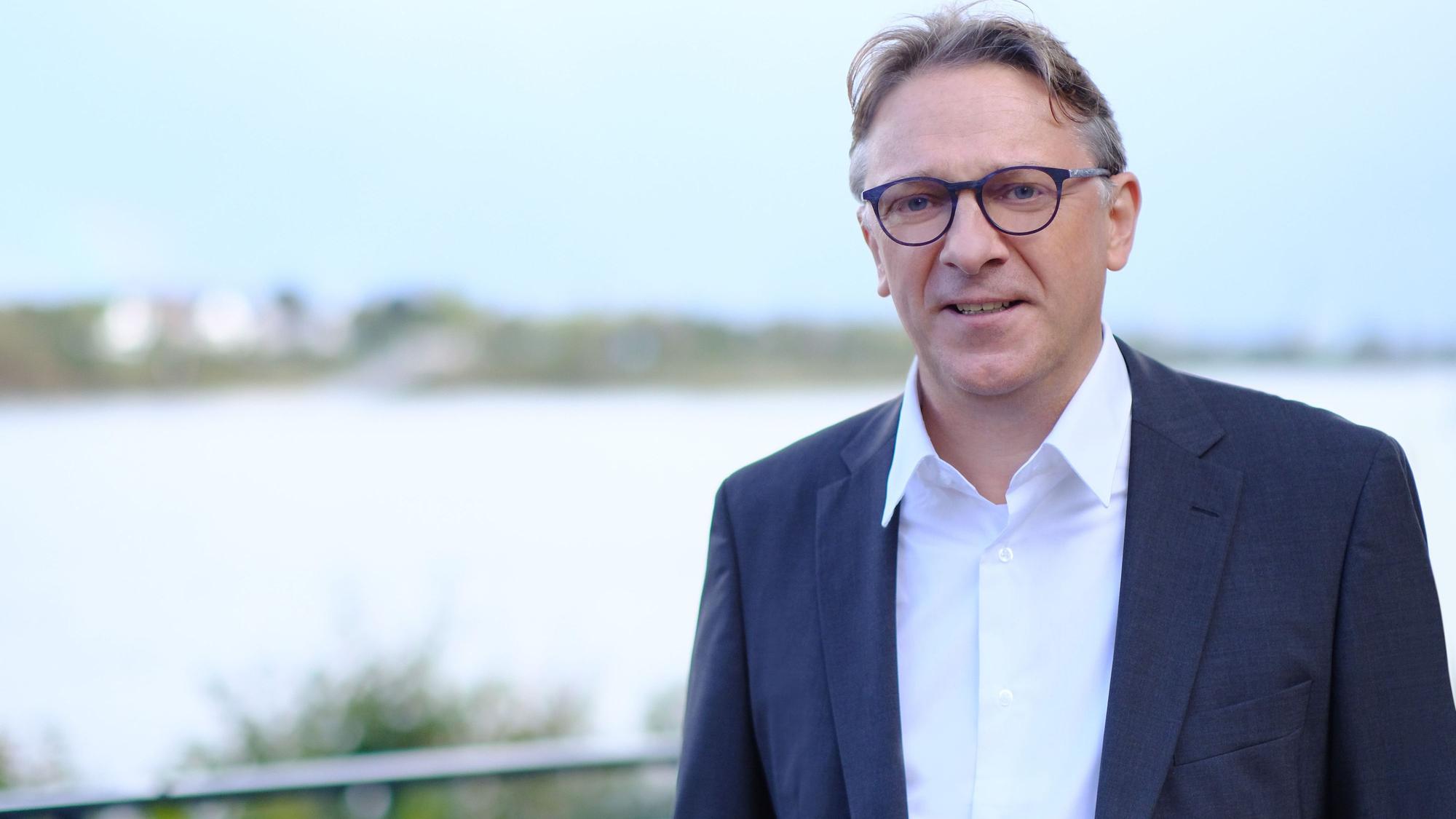 27.10.2022 Porträt von Elmar Gillet, Bürgermesiterkandidat der Grünen für Wesseling.