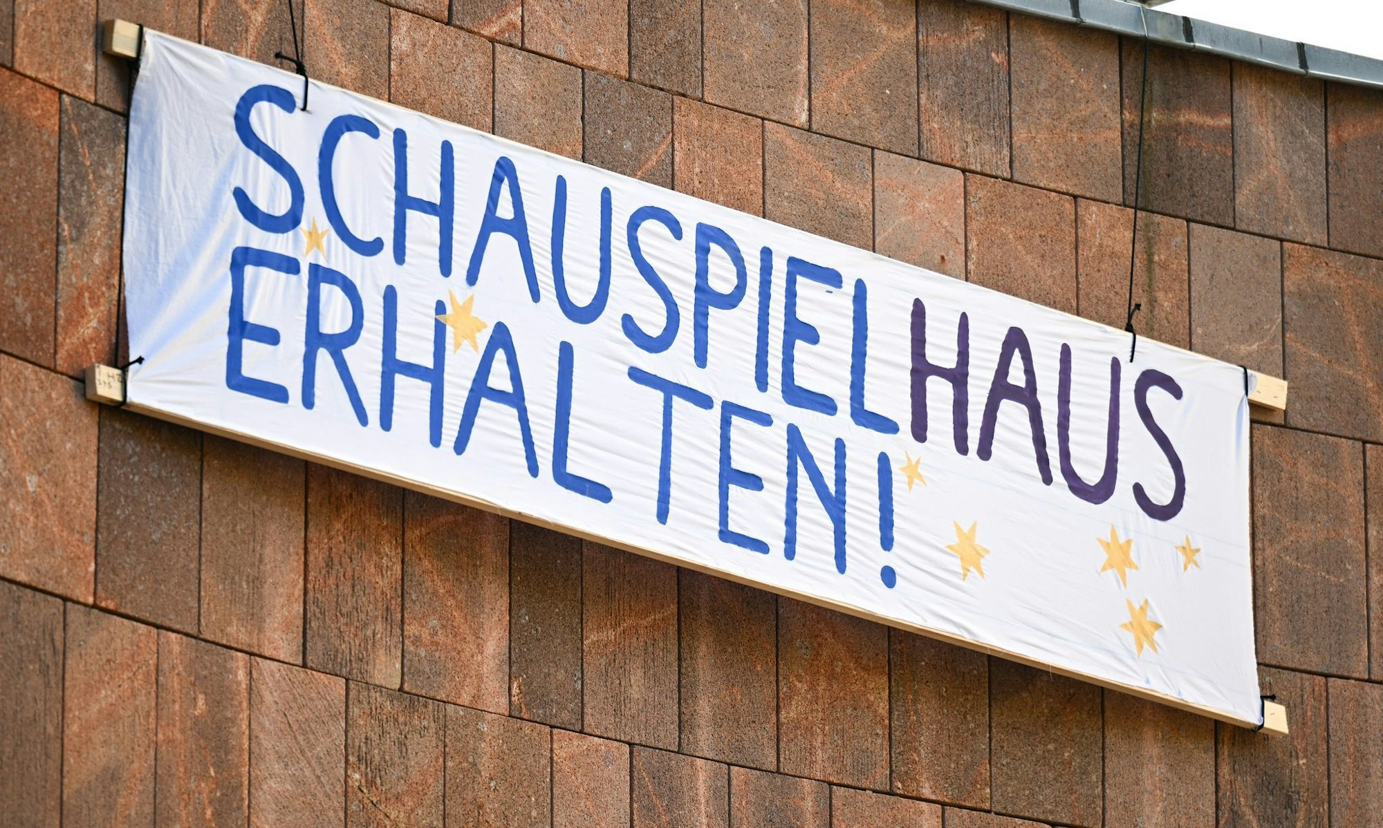 Wegen einer Kostenexplosion für die Sanierung ist die Zukunft des Chemnitzer Schauspielhauses ungewiss.