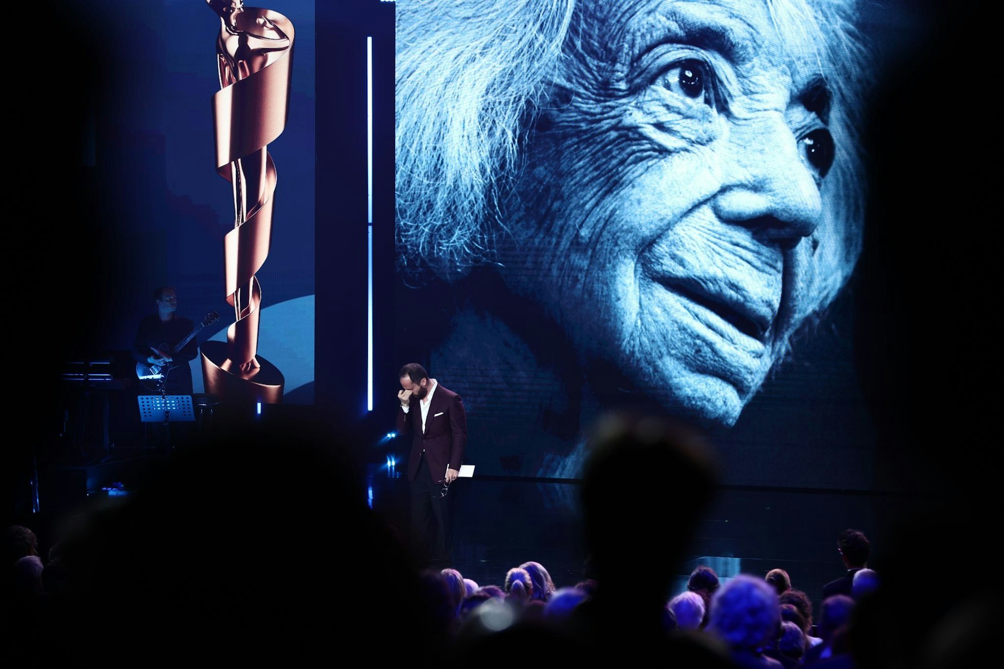 Igor Levit und viele Gäste beim Deutschen Filmpreis waren sichtlich ergriffen vom Tod Margot Friedländers.