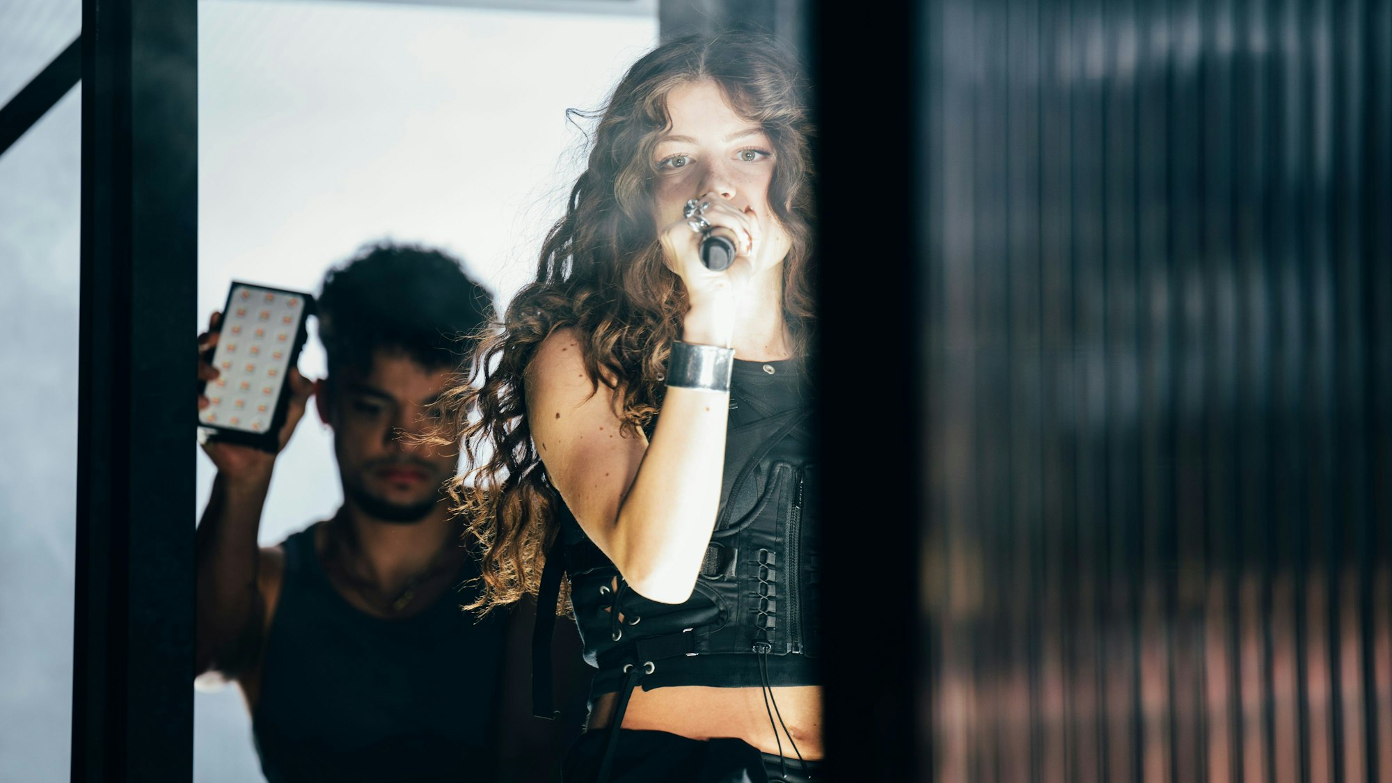 Abor & Tynna proben „Baller“ für Deutschland in der St. Jakobshalle.