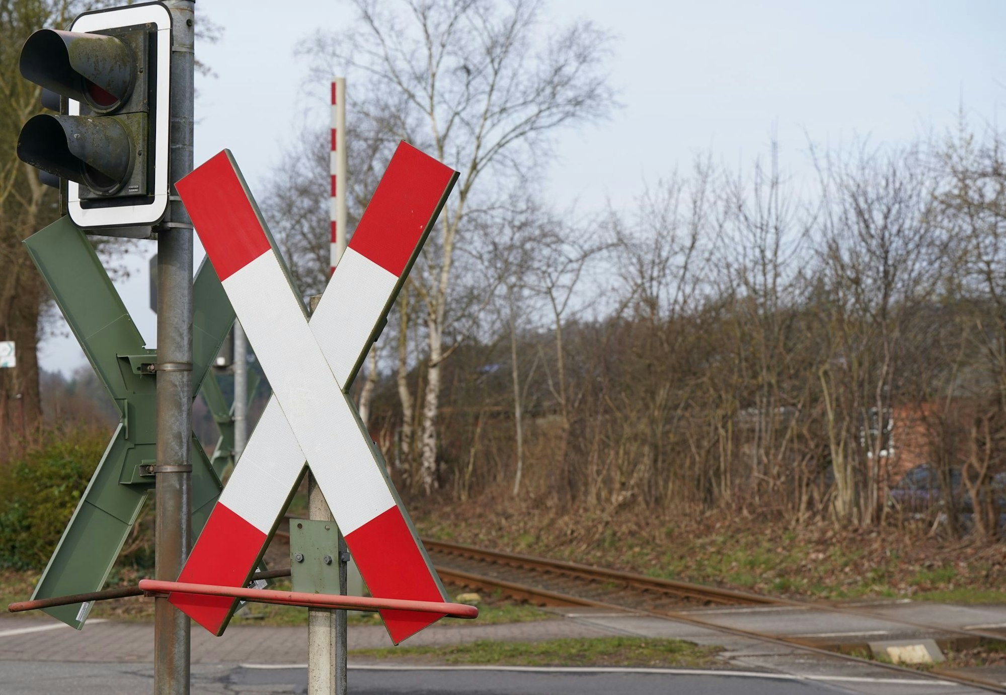 Die Rettungskräfte konnten nur noch den Tod des Radfahrers feststellen. (Symbolbild)
